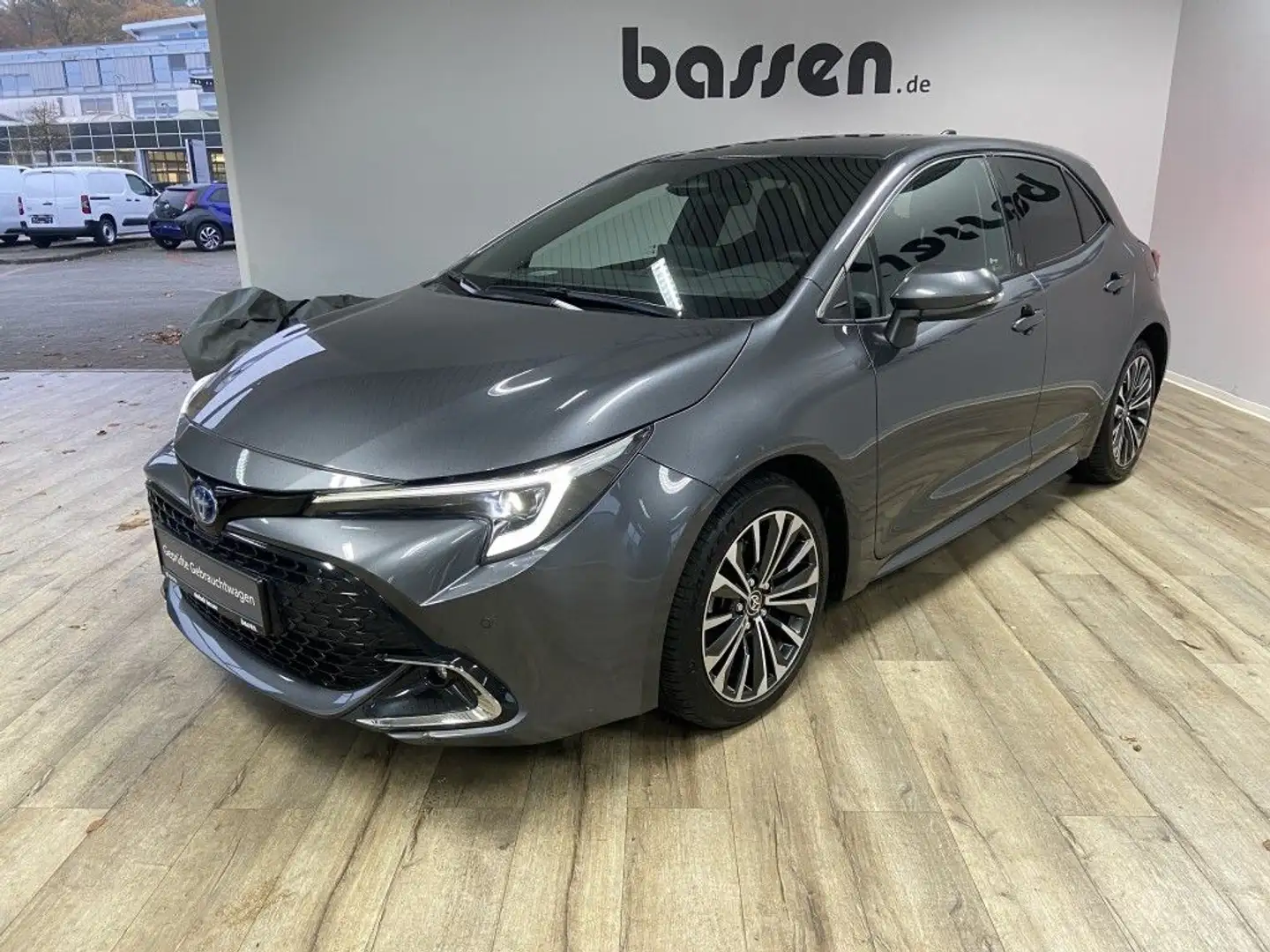 Toyota Corolla 1.8 Hybrid Team Deutschland Grau - 2