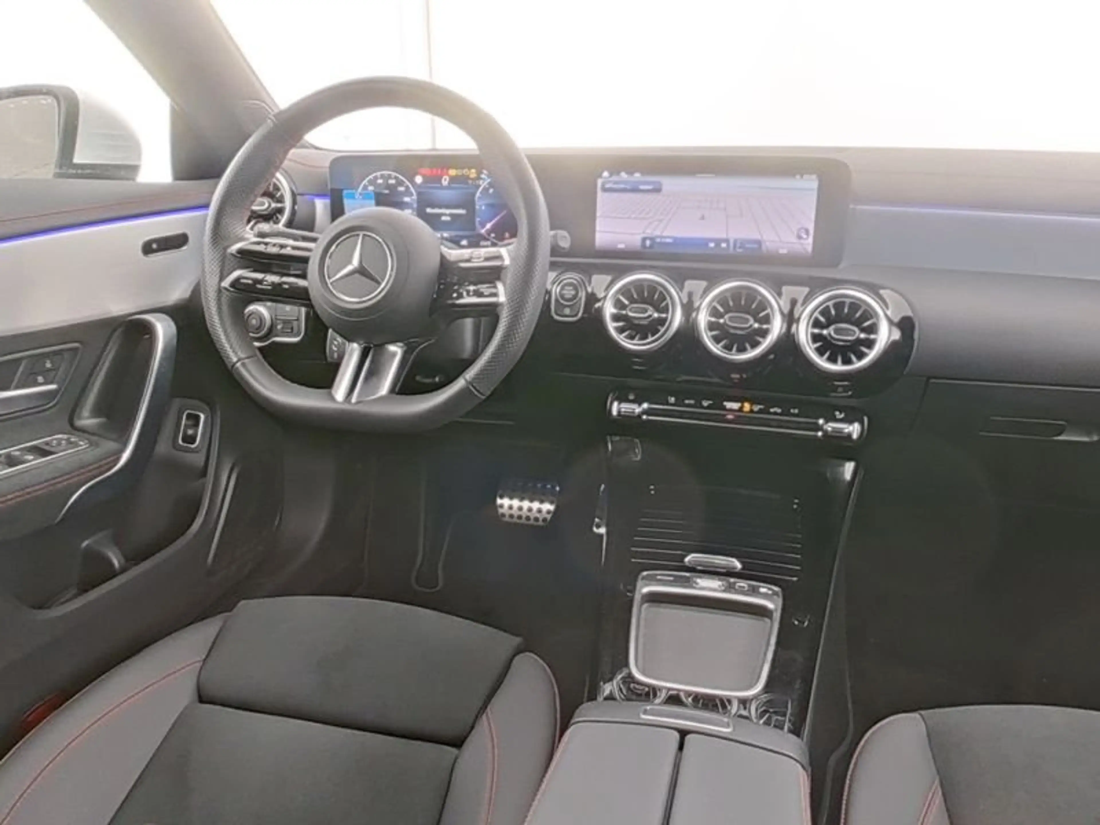 Mercedes-Benz CLA 220 d AMG MBUX/Totw/Ambient/LED/Kamera/Color — photo 6