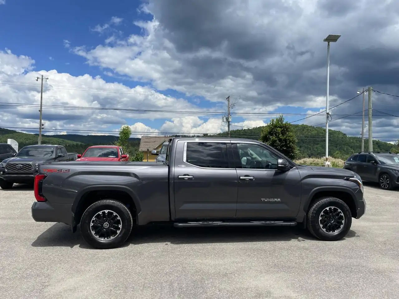 Toyota Tundra снимка Toyota Tundra
