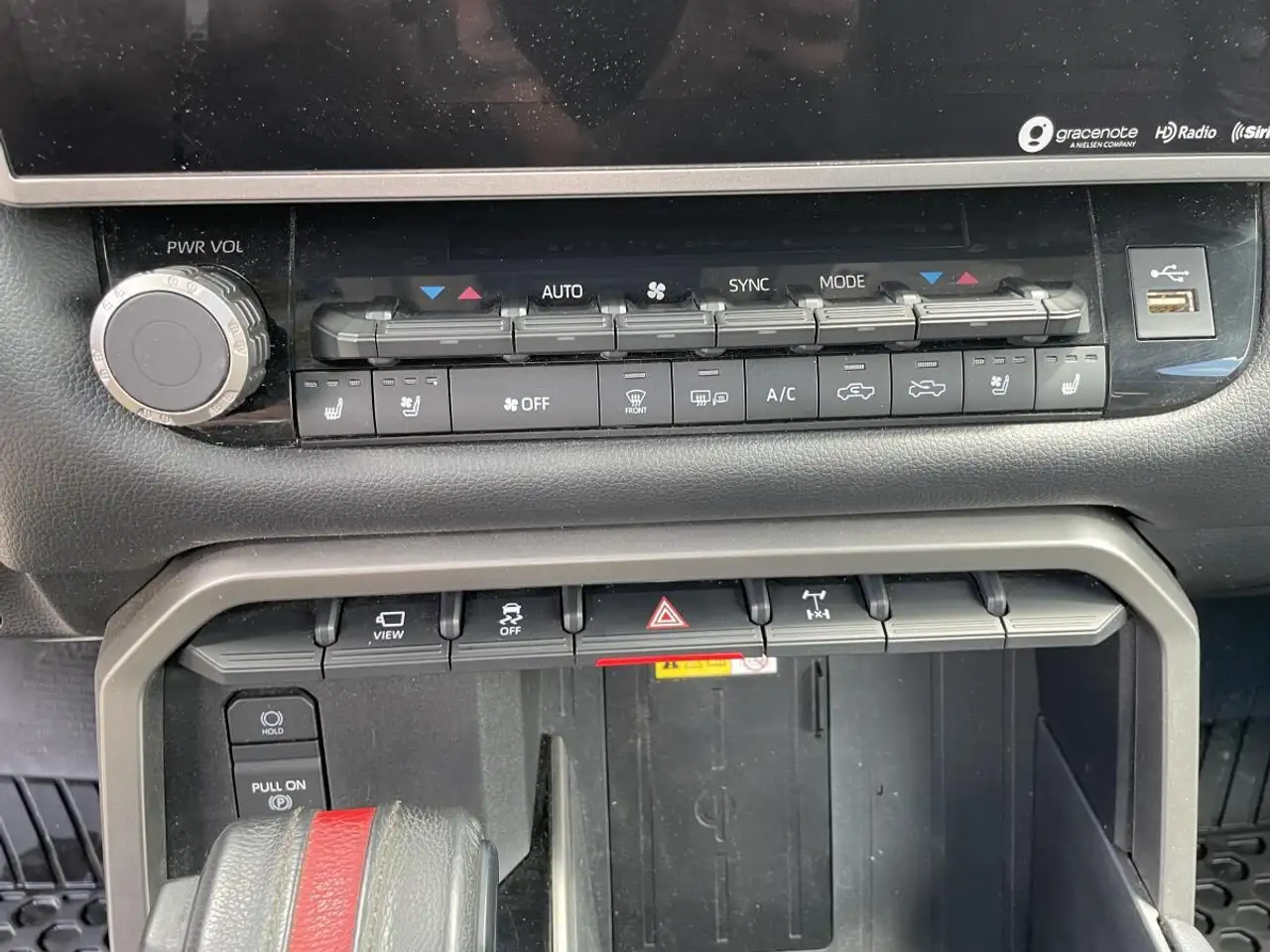 Toyota Tundra снимка Toyota Tundra
