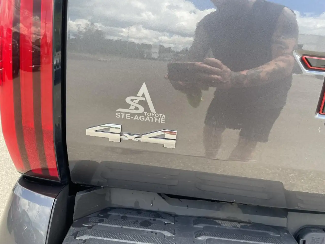 Toyota Tundra снимка Toyota Tundra