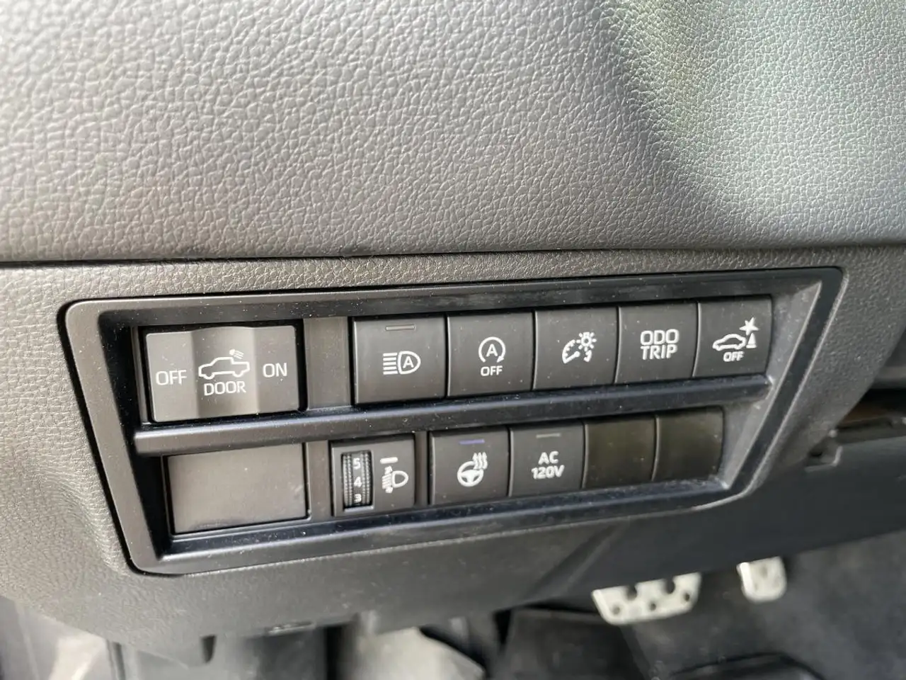 Toyota Tundra снимка Toyota Tundra