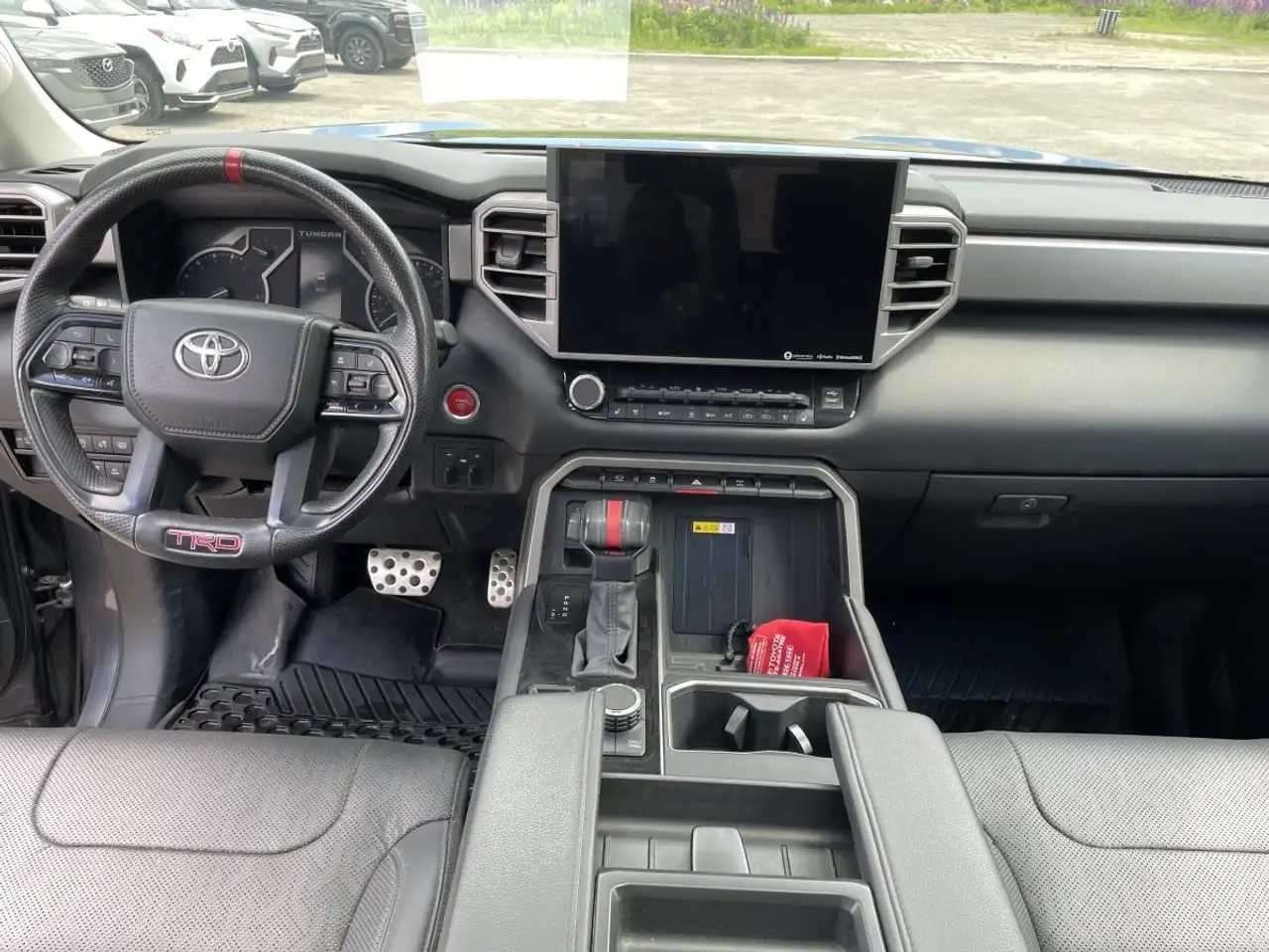 Toyota Tundra снимка Toyota Tundra