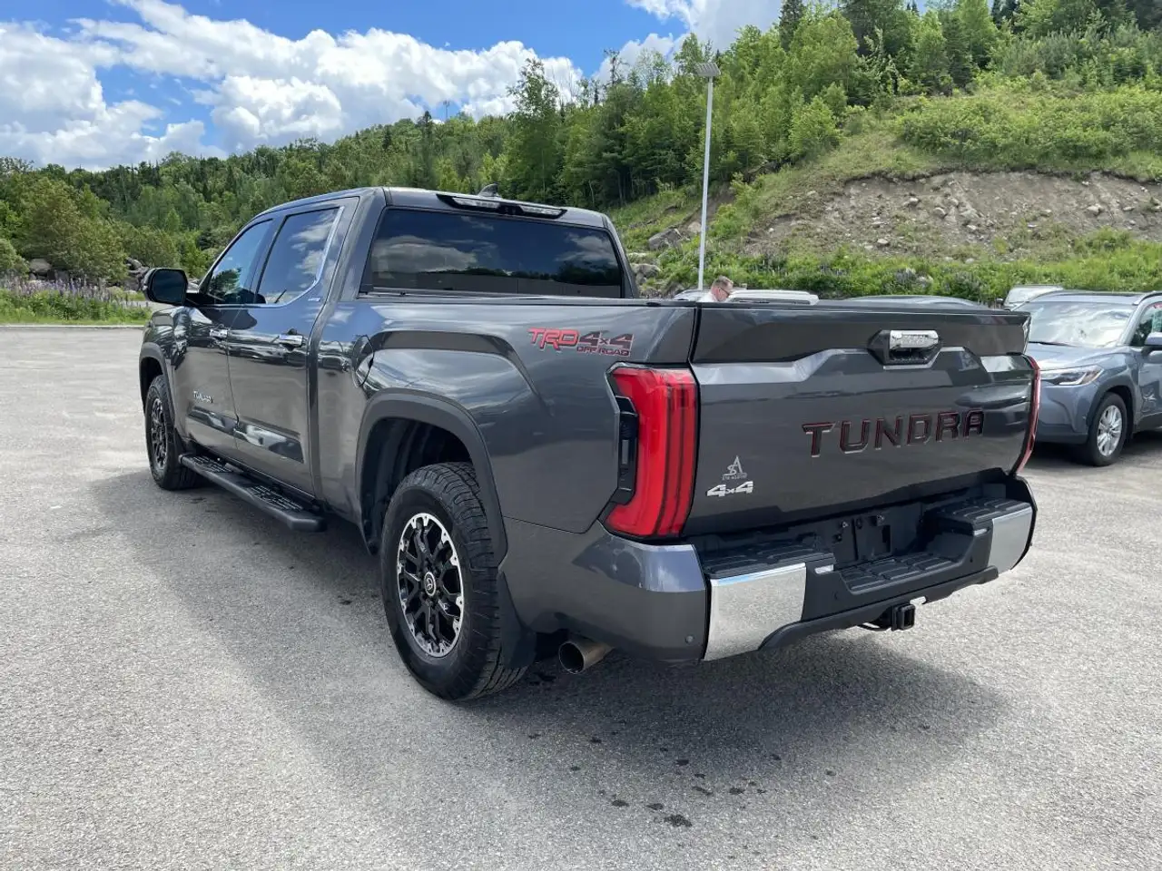 Toyota Tundra снимка Toyota Tundra
