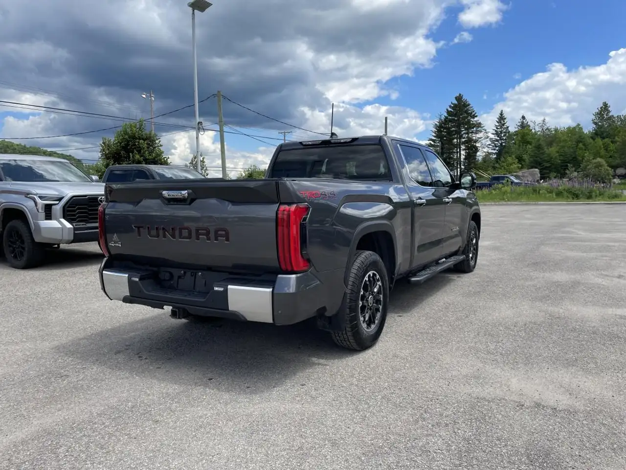 Toyota Tundra снимка Toyota Tundra