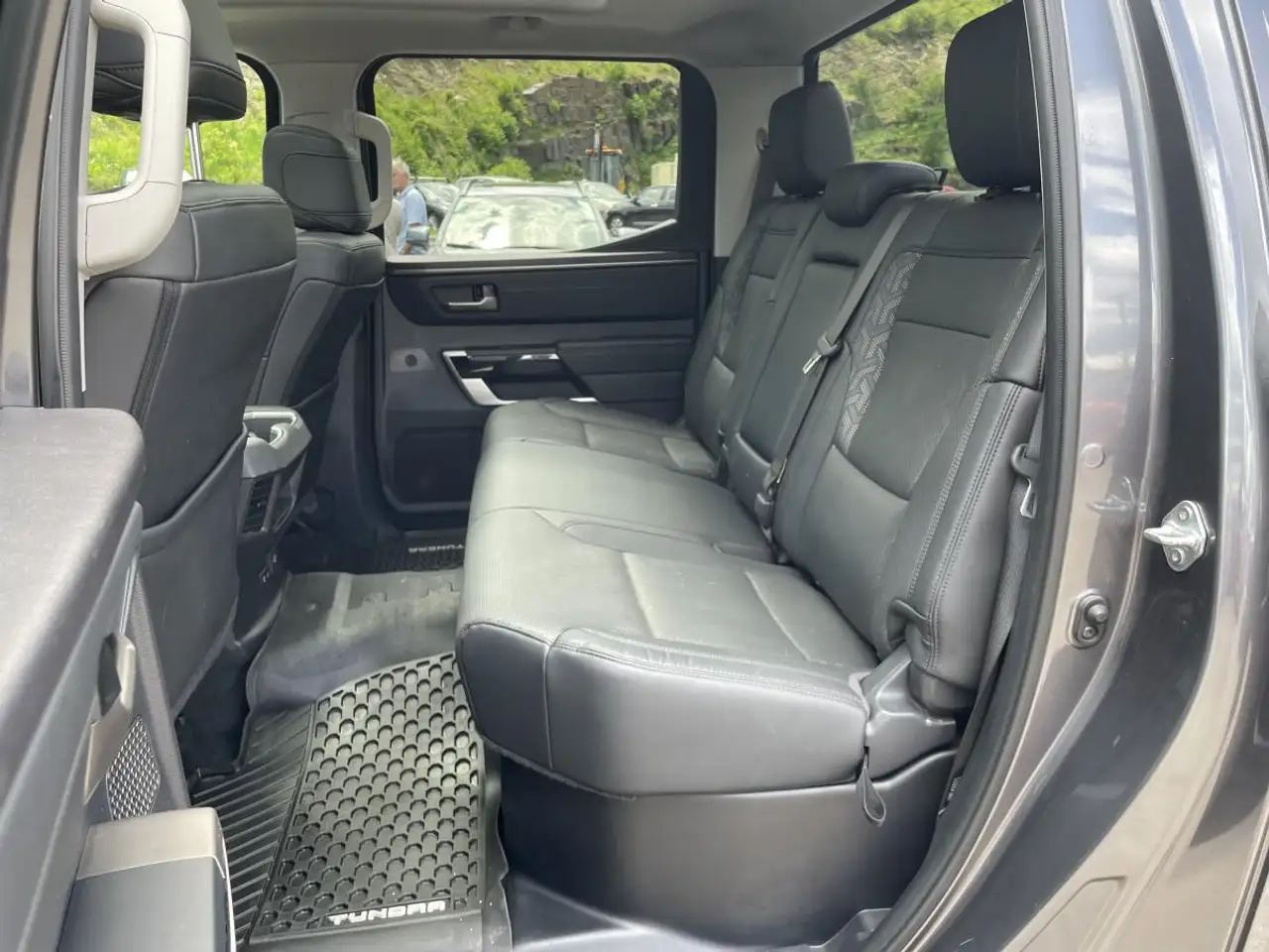Toyota Tundra снимка Toyota Tundra