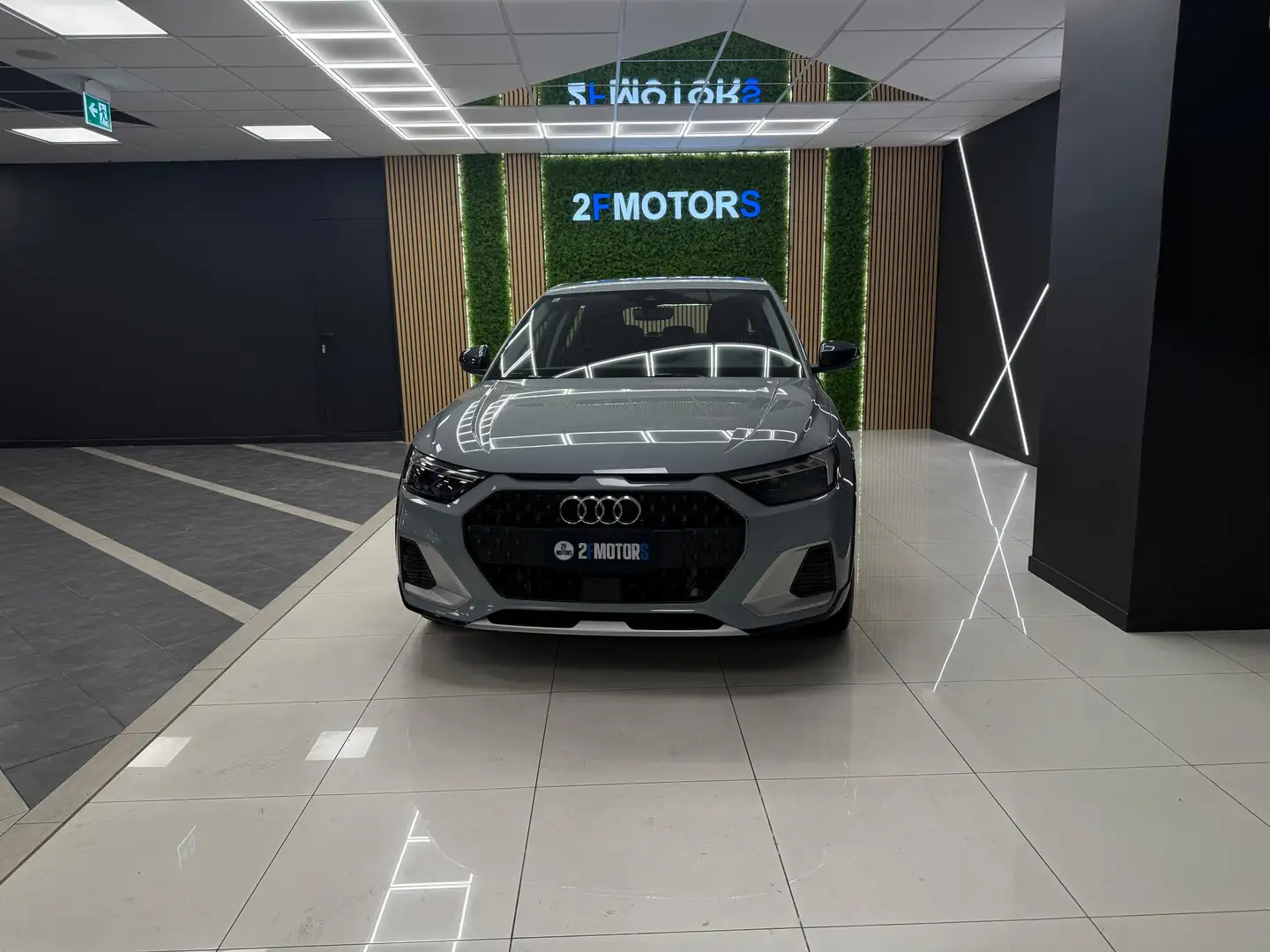 Audi A1 Citycarver 30 1.0 tfsi Identity Contrast 110cv Grigio - 2