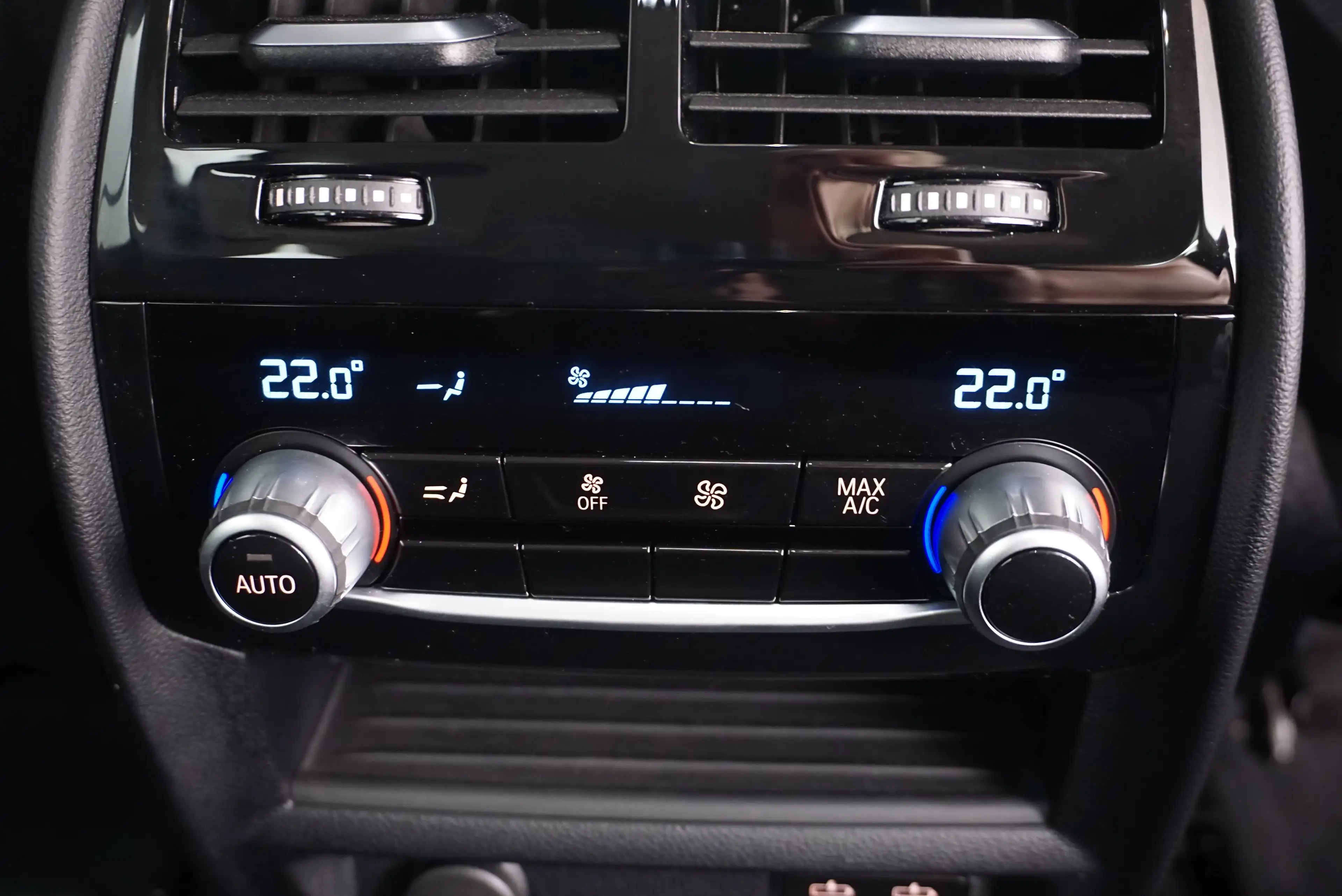 BMW 520 d xDrive touring// Anhängervorrichtung // — photo 17