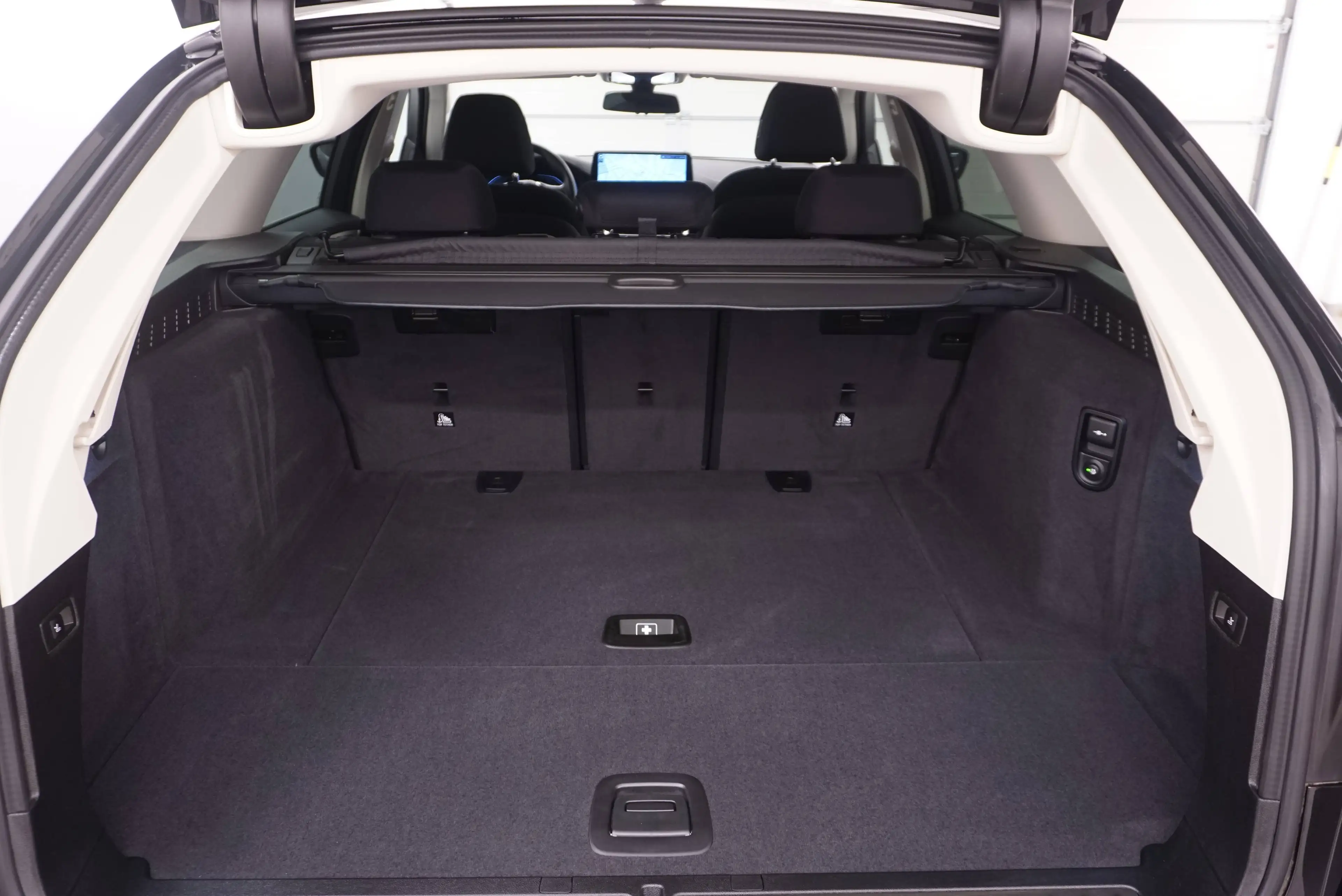 BMW 520 d xDrive touring// Anhängervorrichtung // — photo 18