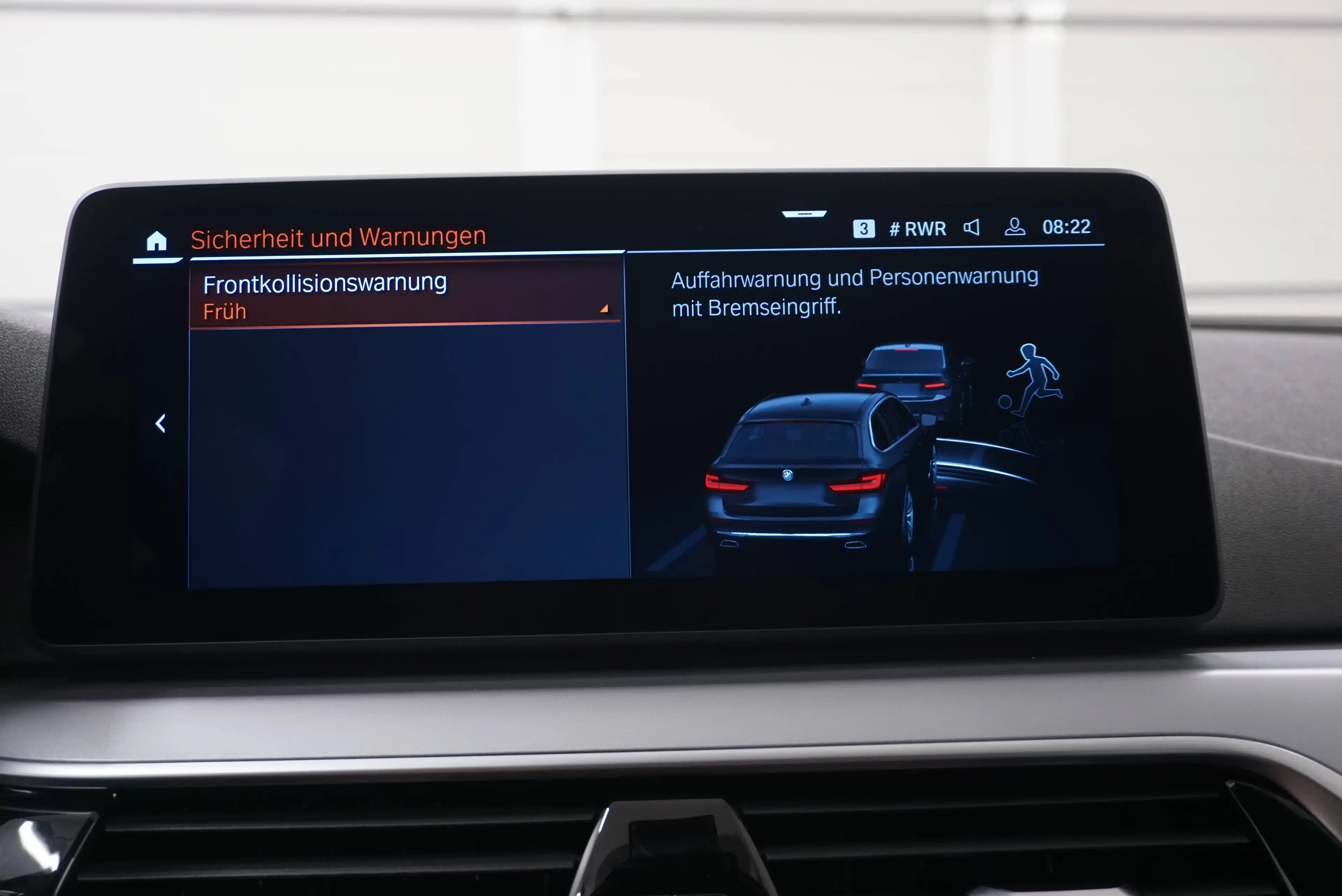 BMW 520 d xDrive touring// Anhängervorrichtung // — photo 10