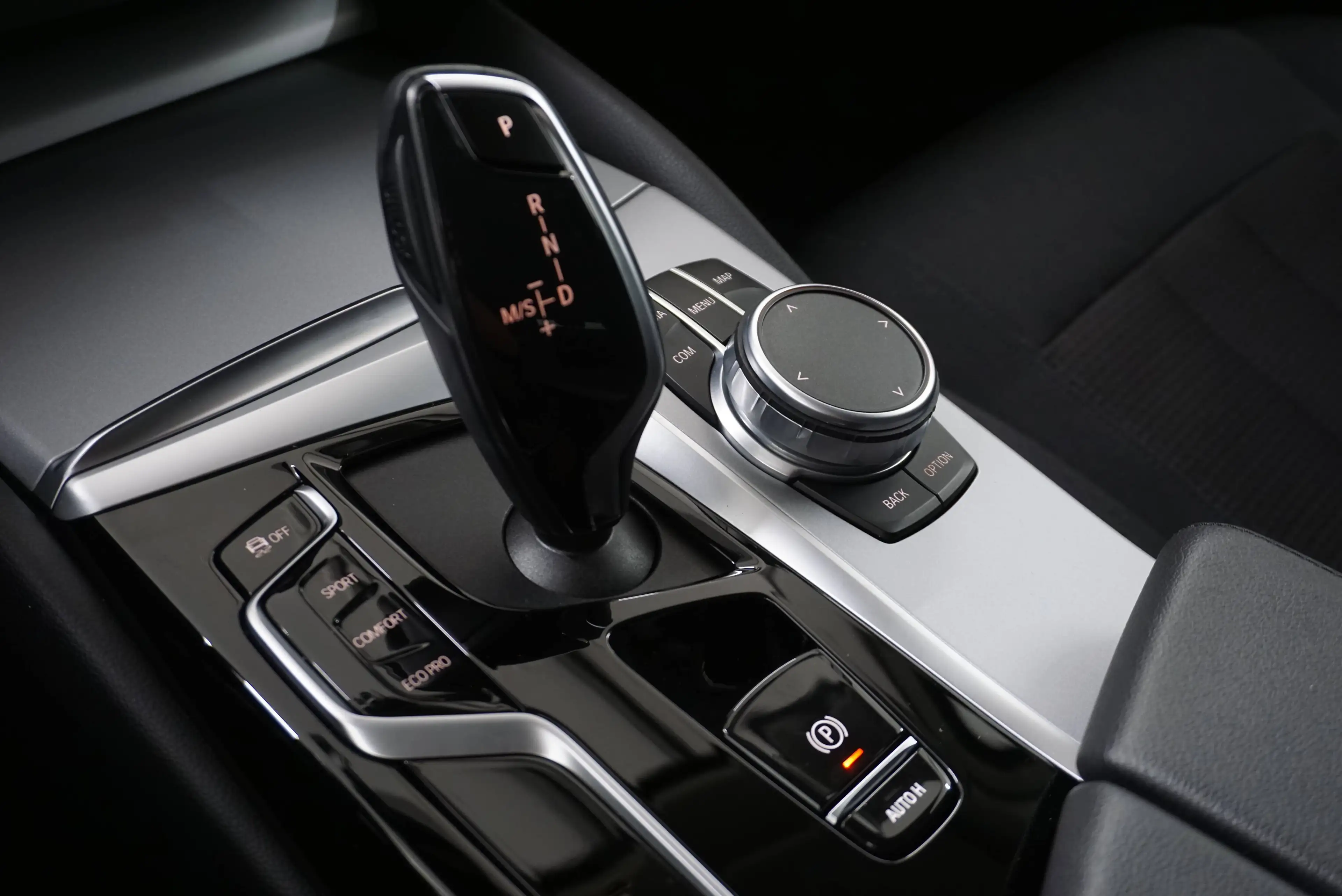 BMW 520 d xDrive touring// Anhängervorrichtung // — photo 7