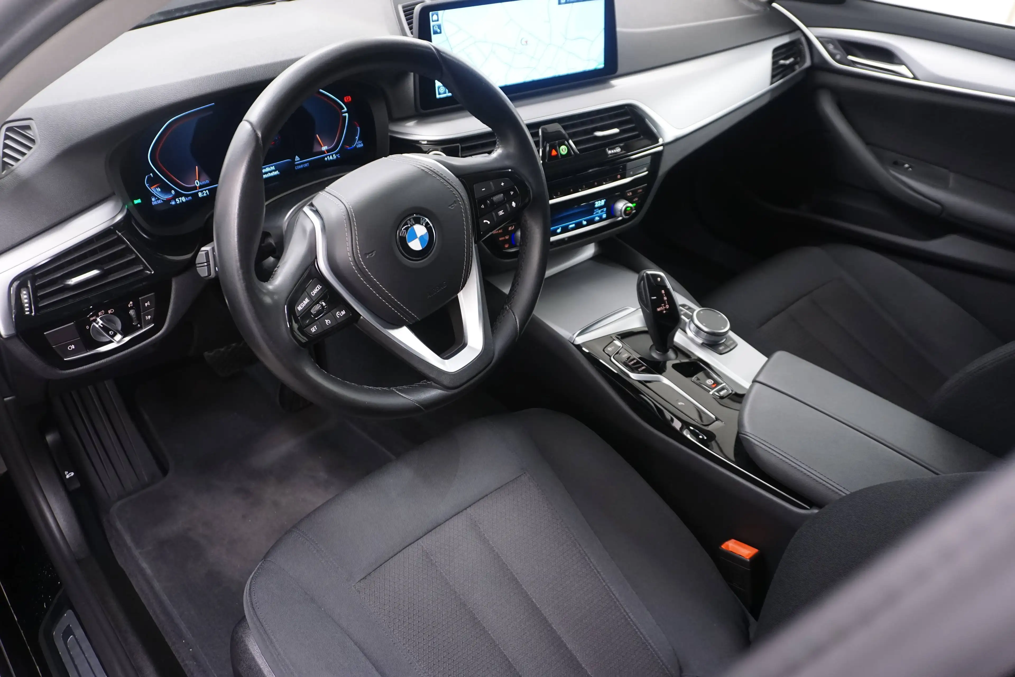 BMW 520 d xDrive touring// Anhängervorrichtung // — photo 6