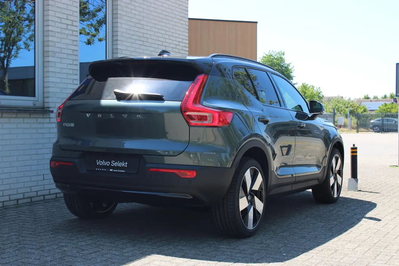 Volvo EX40 2026
