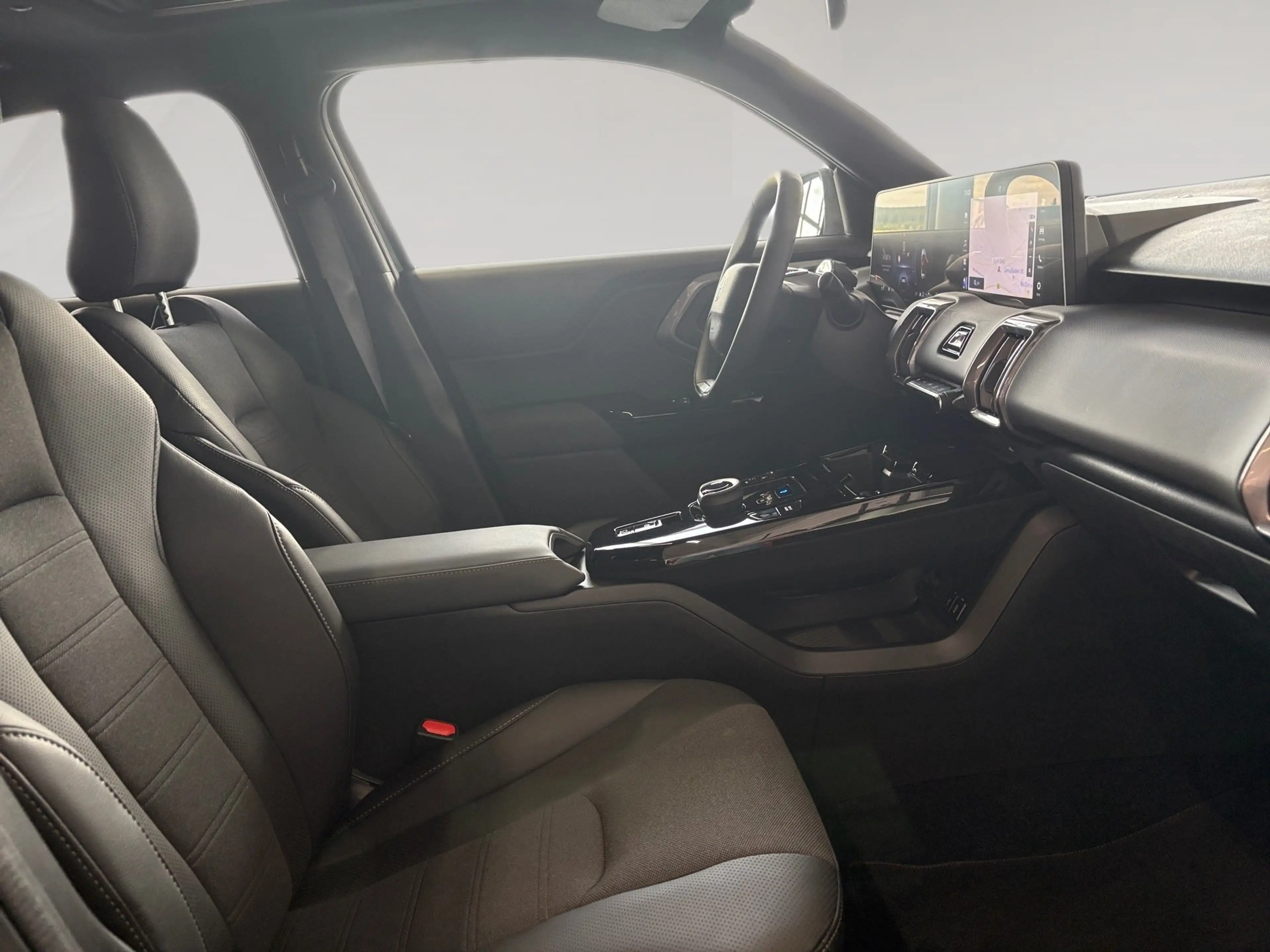 Toyota Urban Cruiser Lounge Lithium AUT — photo 13