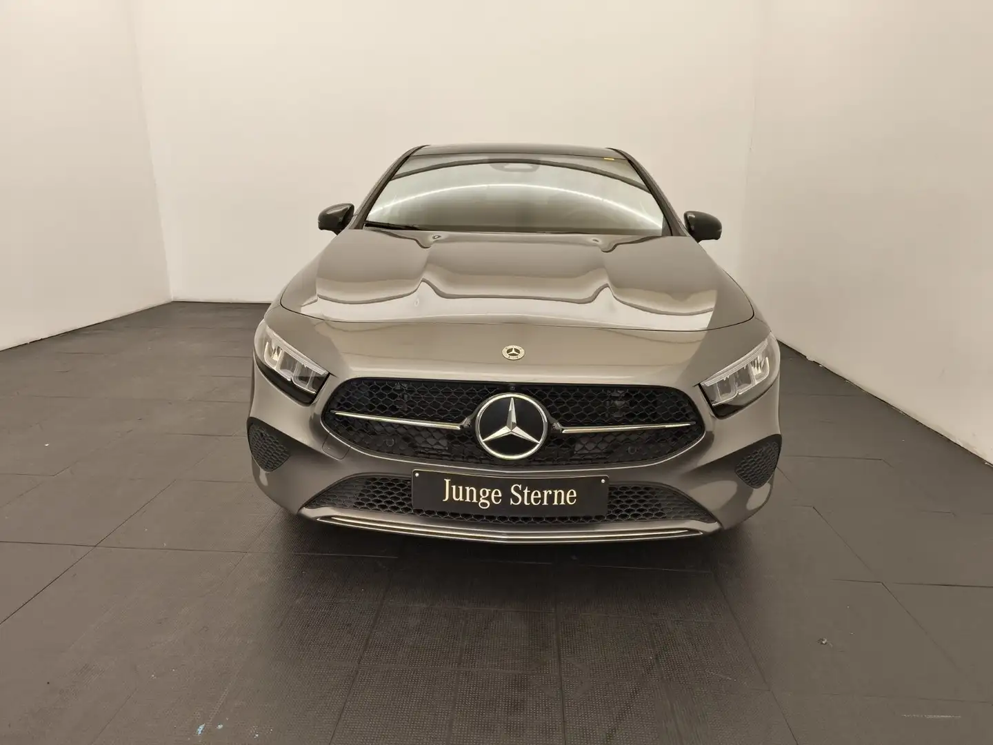 Mercedes-Benz A 200 A 200 Progressive Advanced StHz Pano Night 360° Grau - 2