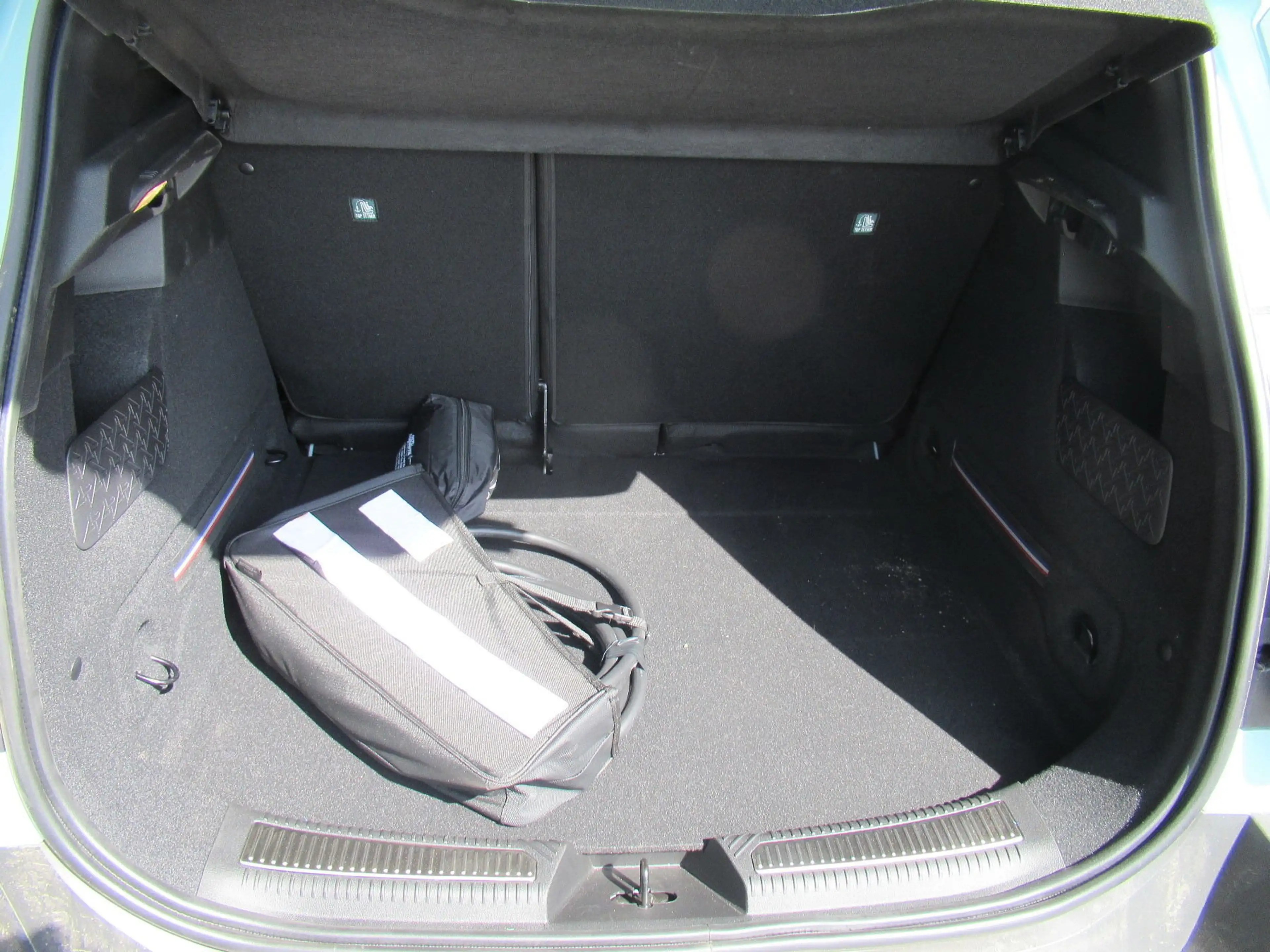 Renault R 4 E-Tech elektrisch Iconic 150 Comfort Range — photo 3