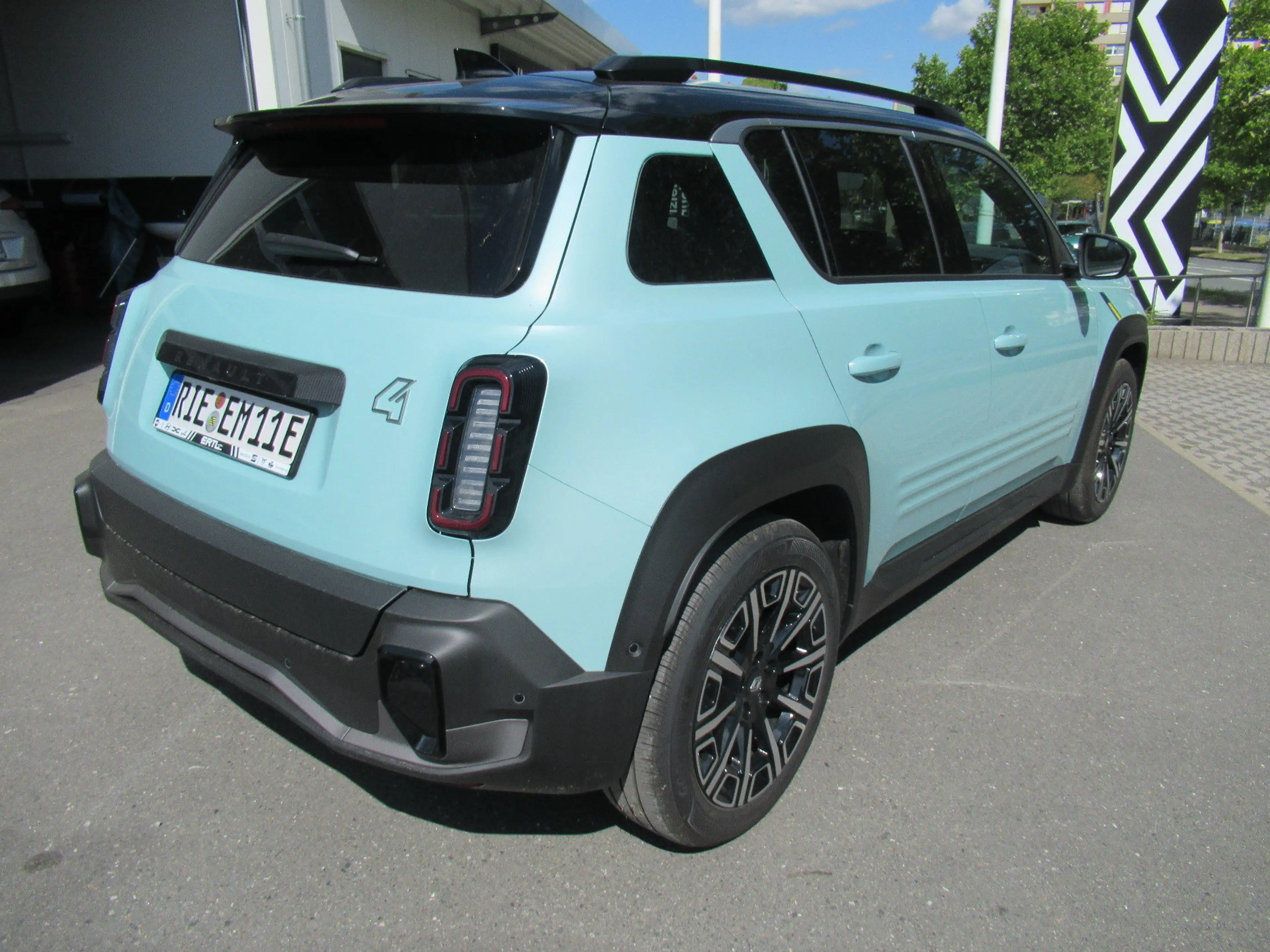 Renault R 4 E-Tech elektrisch Iconic 150 Comfort Range — photo 15