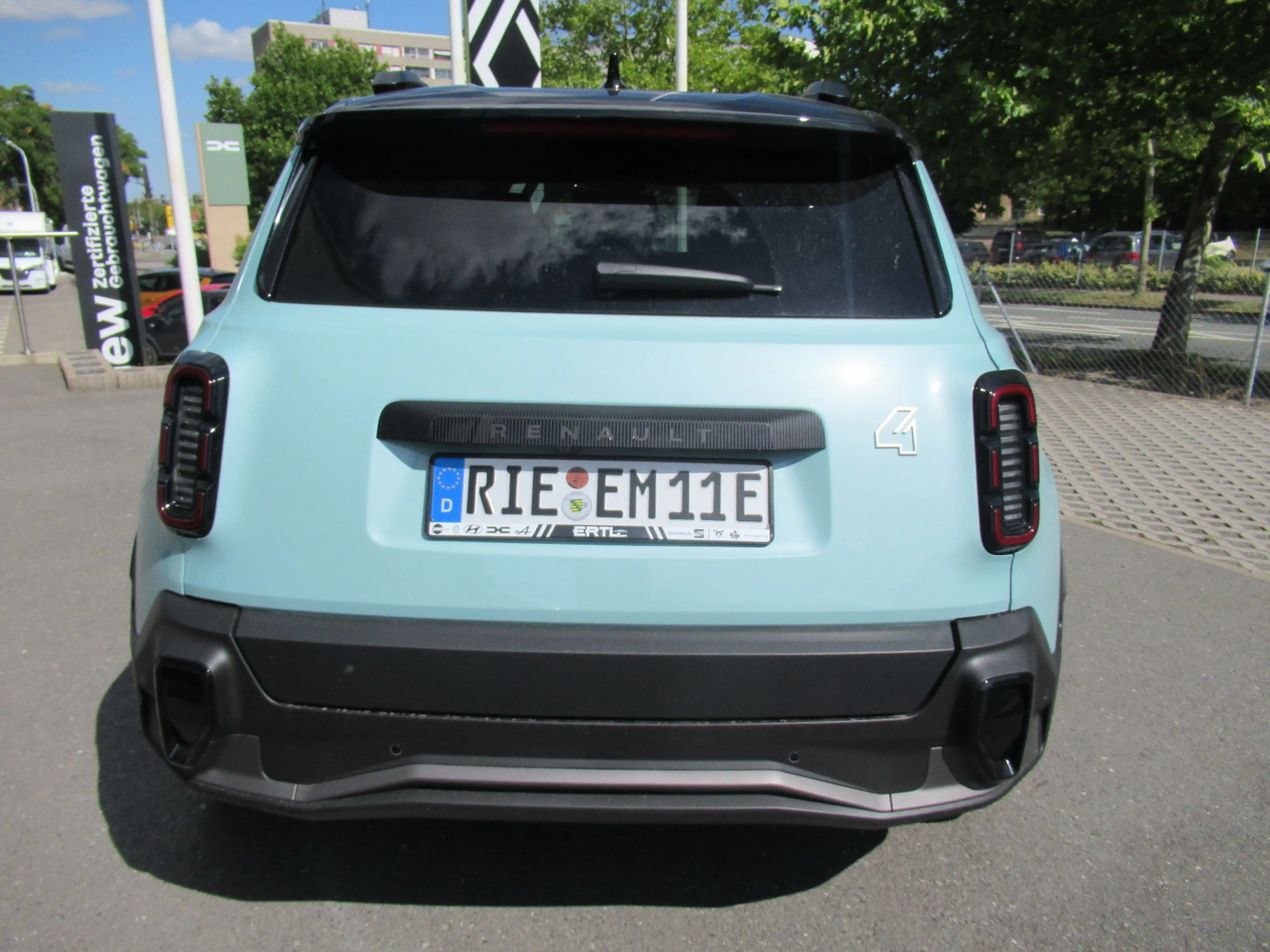 Renault R 4 E-Tech elektrisch Iconic 150 Comfort Range — photo 14