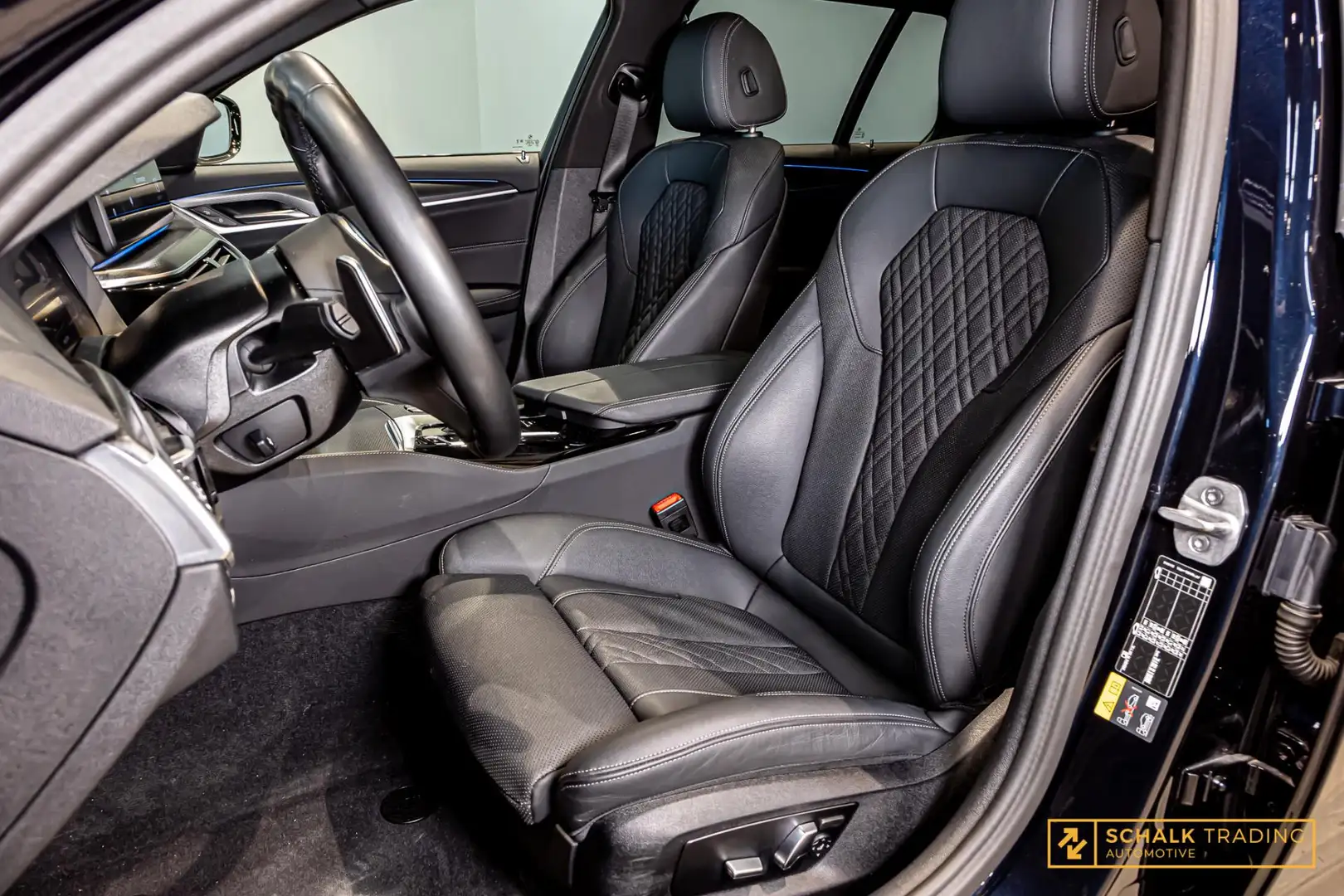 BMW 530 5-serie 530e Touring|Pano|Laser|Trekhaak|HUD|E-sto Zwart - 2