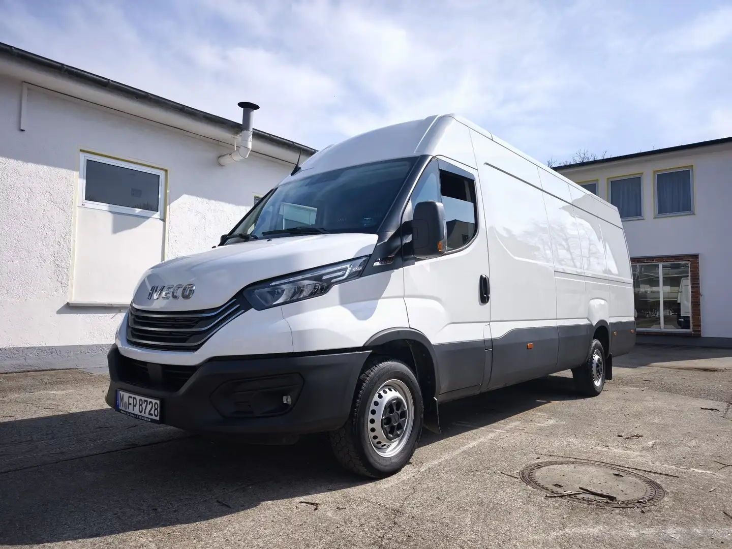 Iveco Daily S35 L4 H2 LED+Aut.+DruckLuf+ACC+LED+NAVI Weiß - 1