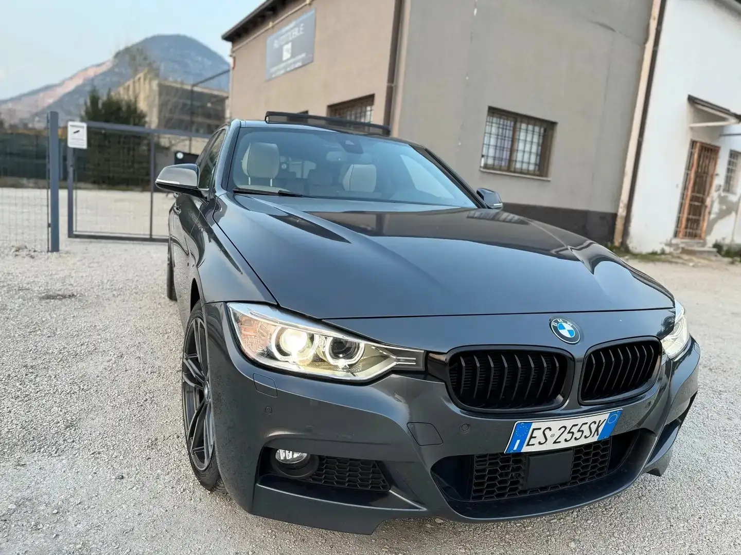BMW 330 330d Touring xdrive Msport Gris - 1