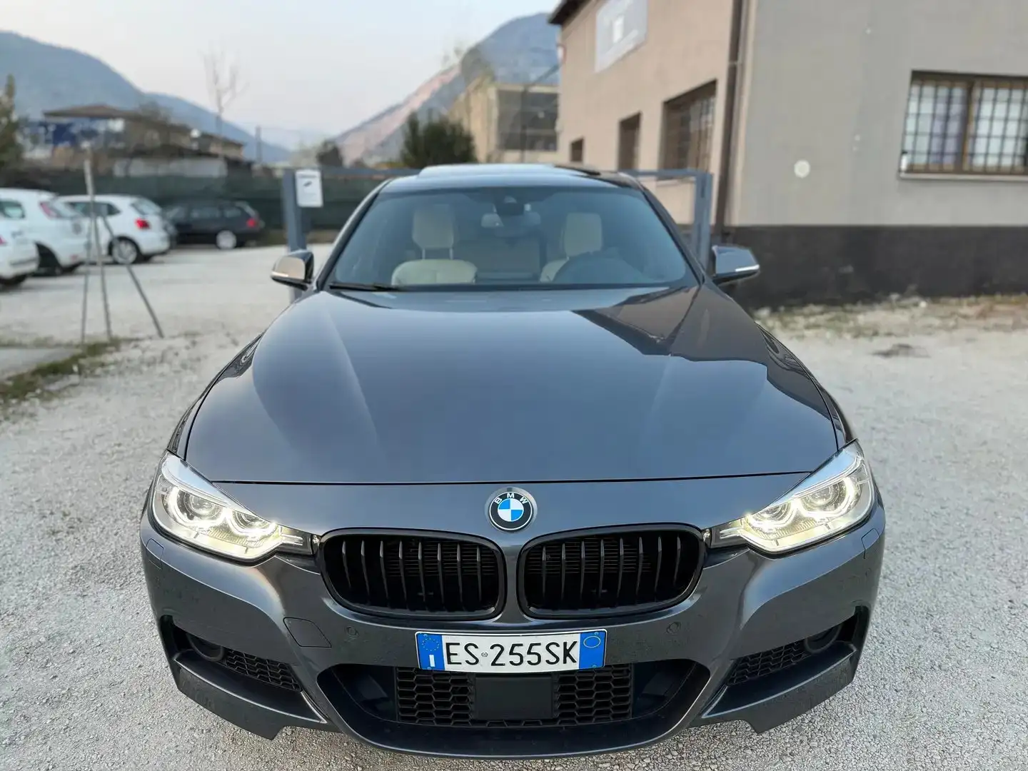 BMW 330 330d Touring xdrive Msport Gris - 2