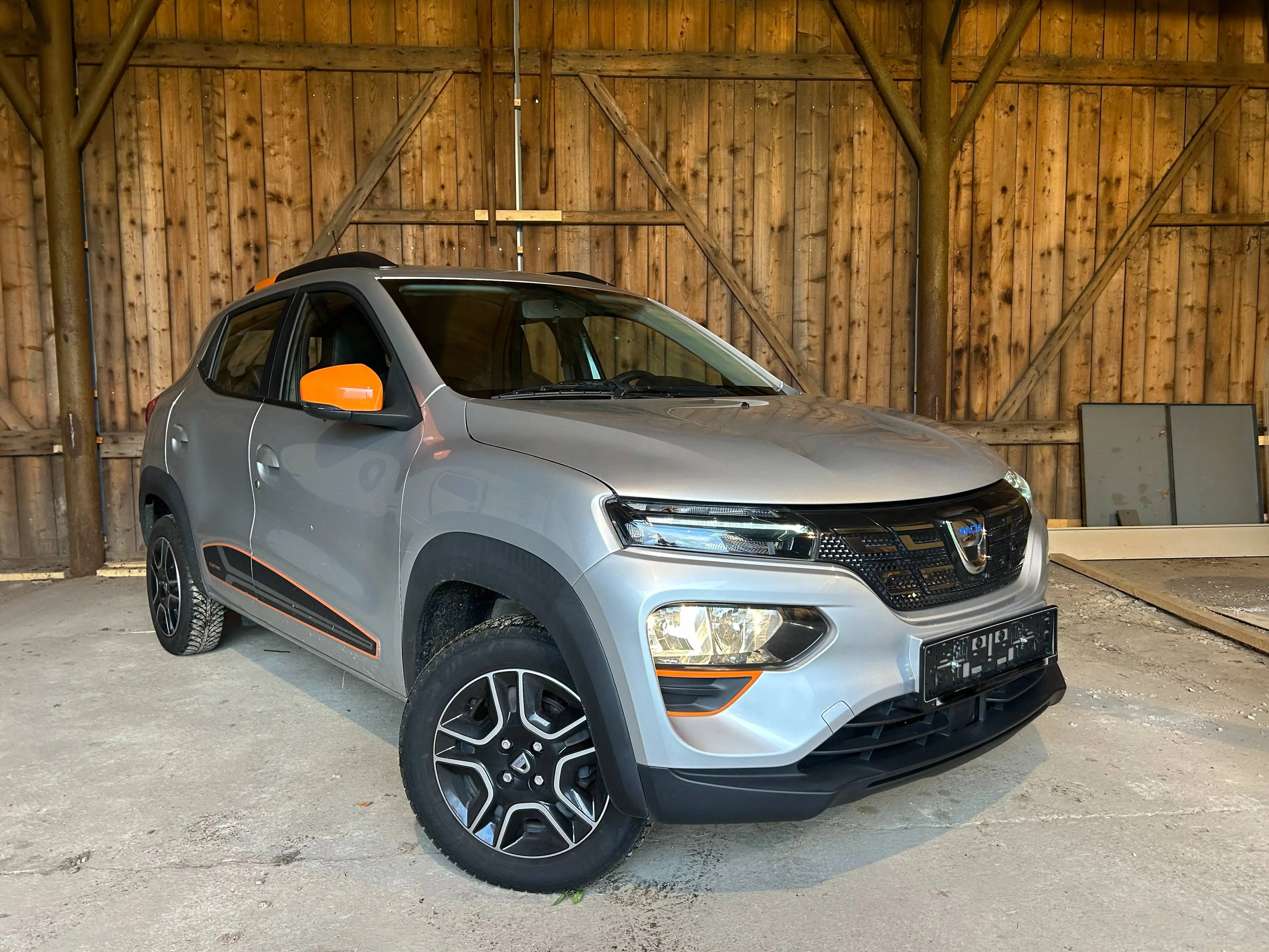 Dacia Spring Electric Comfort Plus Orange Look — photo 3