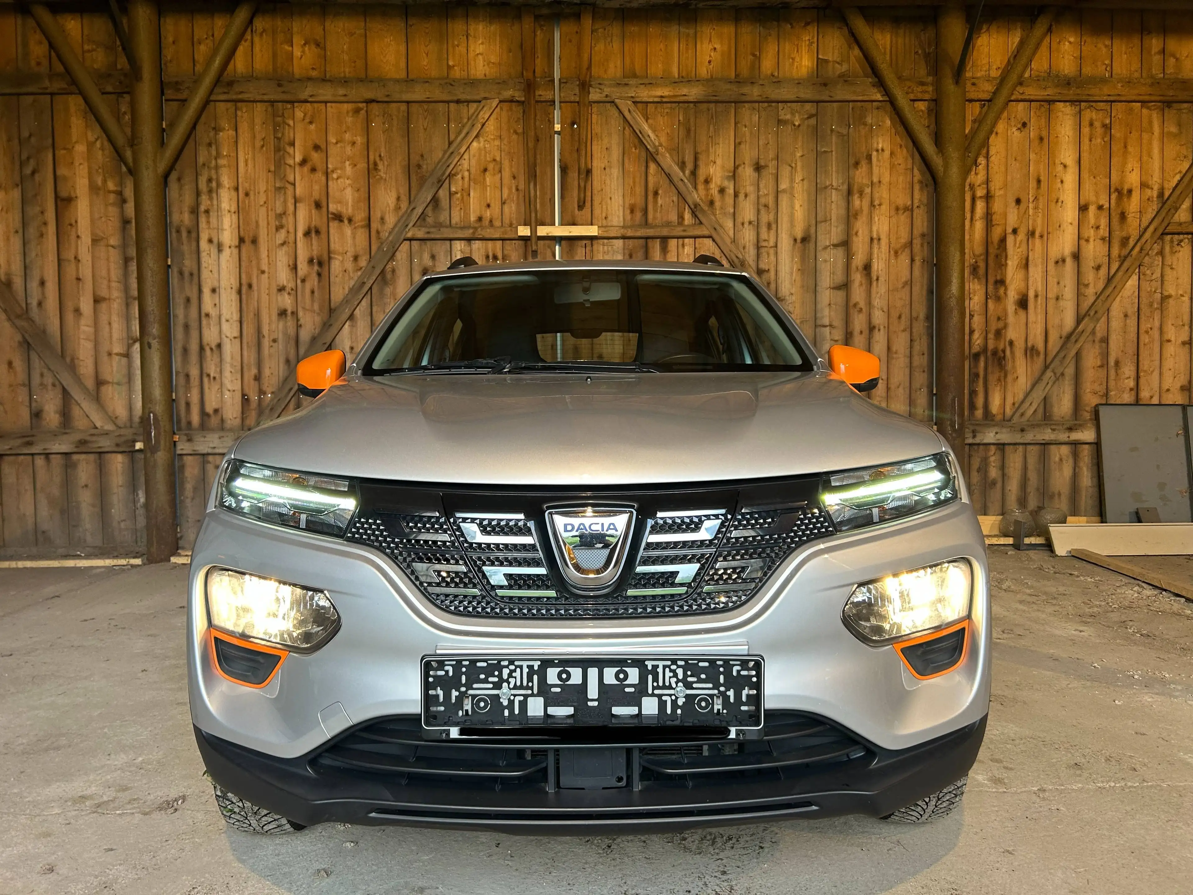Dacia Spring Electric Comfort Plus Orange Look — photo 2