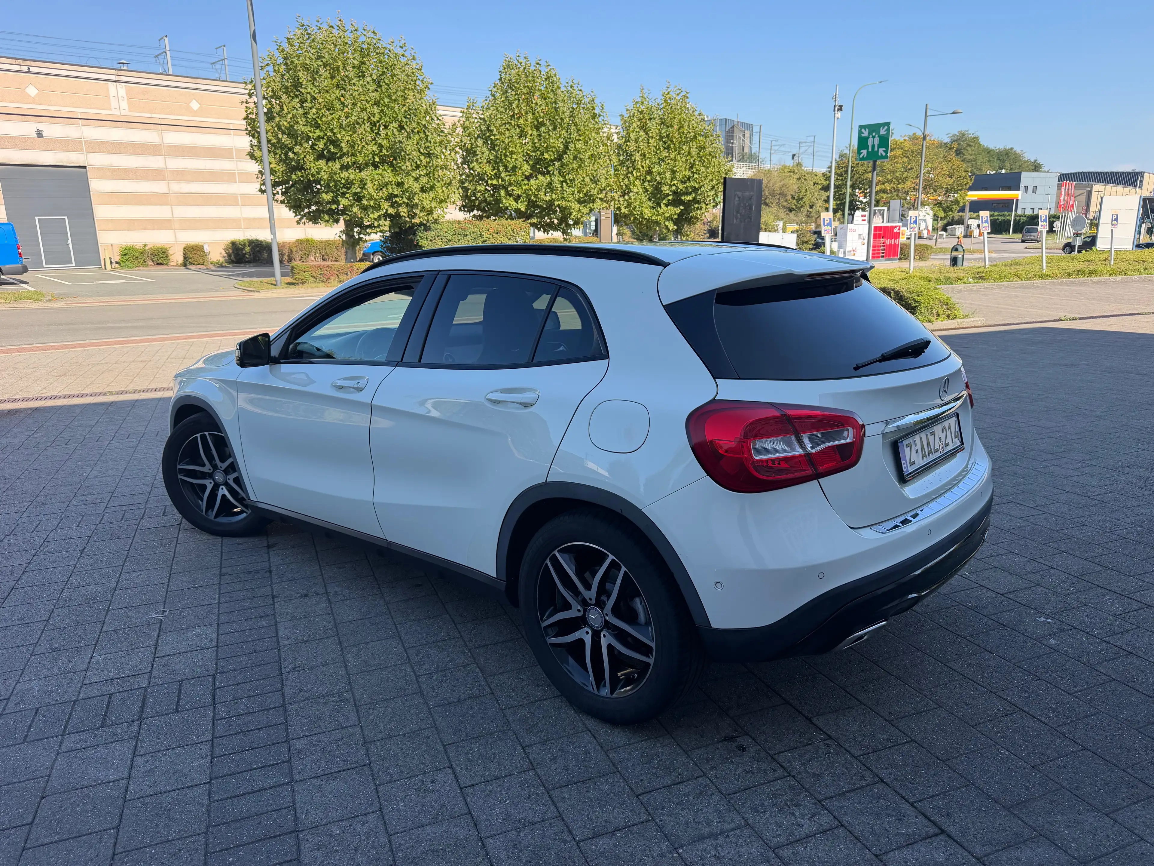 Mercedes-Benz GLA 180 d — photo 4