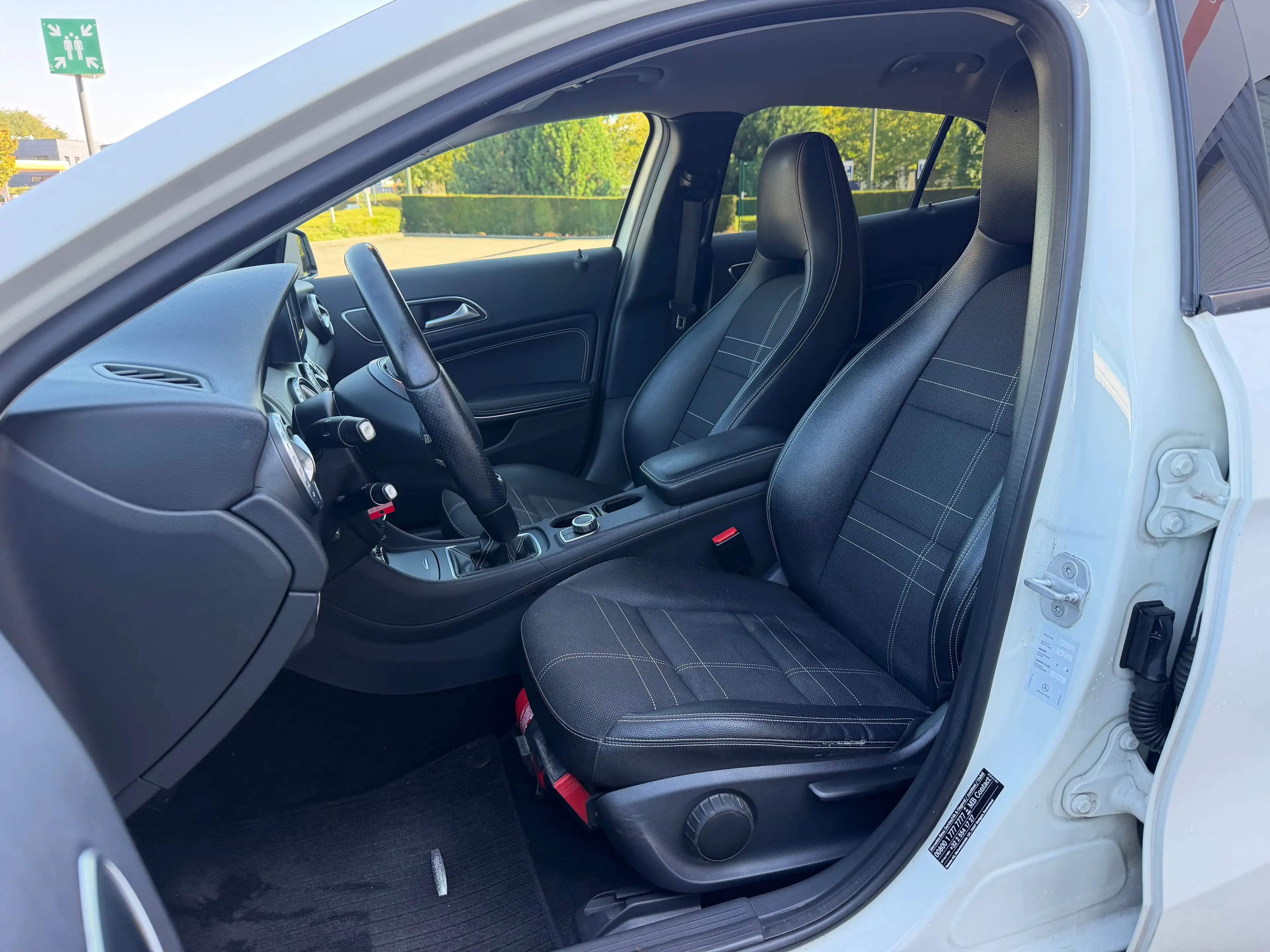 Mercedes-Benz GLA 180 d — photo 10
