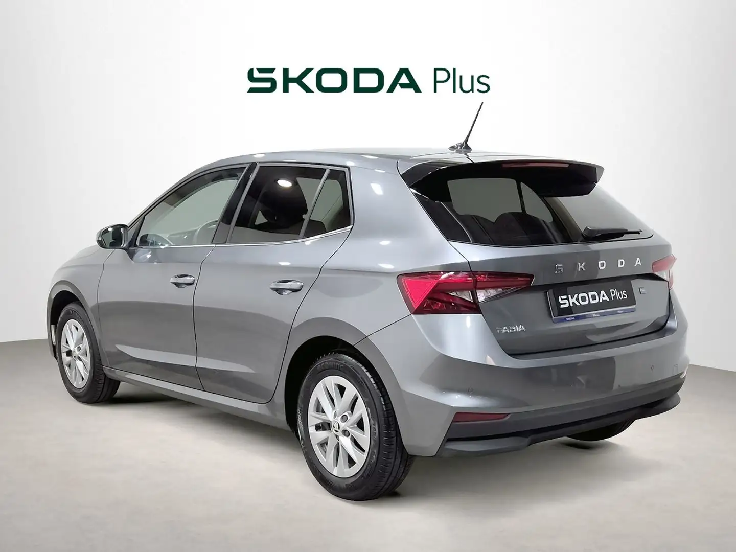 Skoda Fabia 1.0 MPI Selection 59kW Gris - 2