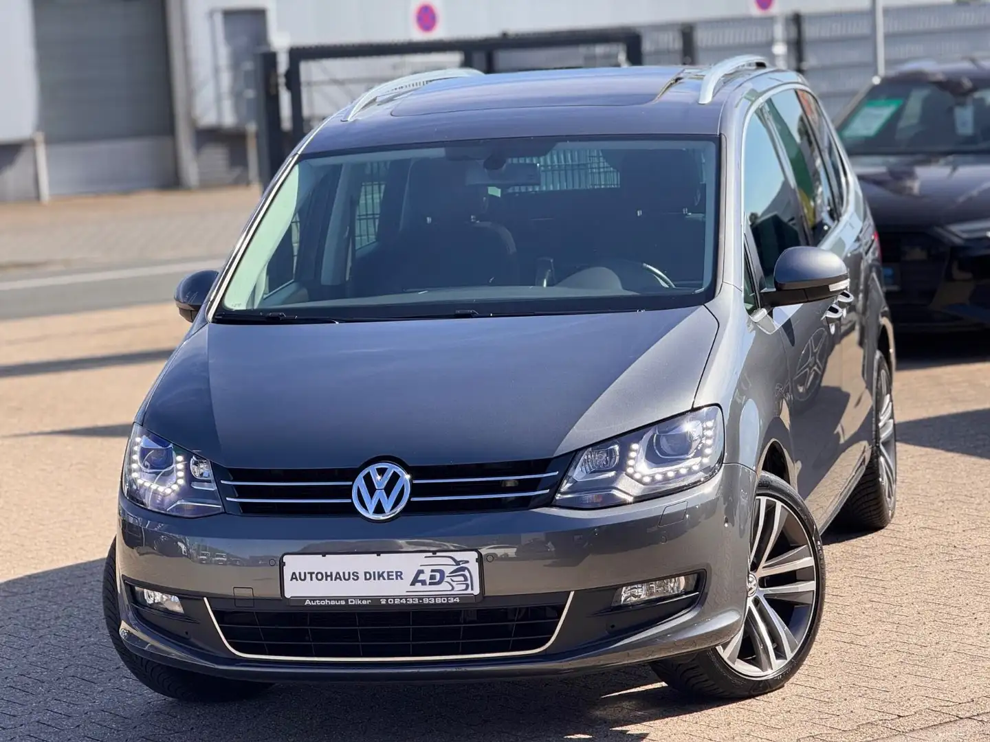 Volkswagen Sharan 2.0 TDI Cup BMT 7 Sitze Grau - 1