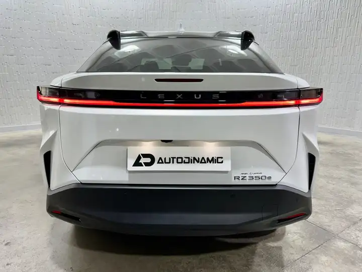 Lexus RZ 350e e-PREMIUM FWD 2026, foto 44