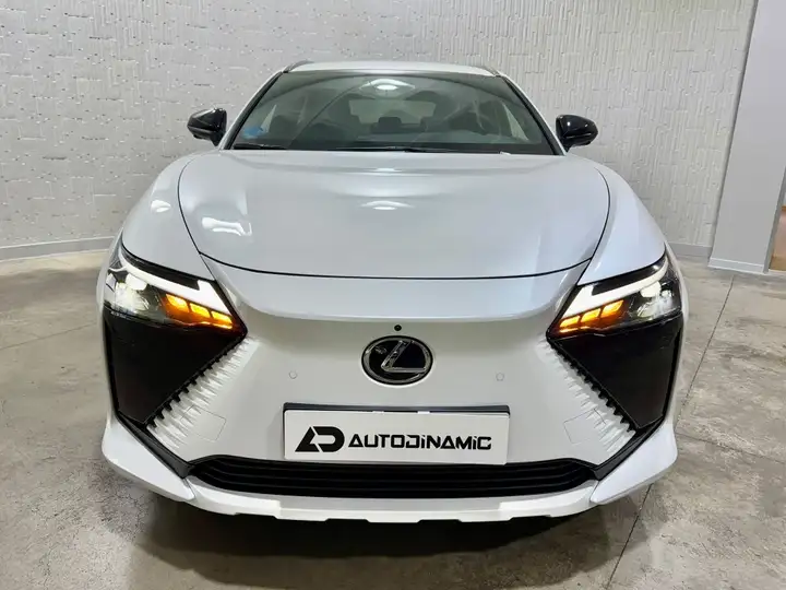 Lexus RZ 350e e-PREMIUM FWD 2026, foto 5