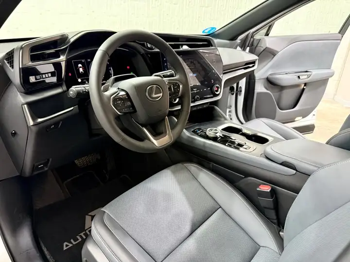 Lexus RZ 350e e-PREMIUM FWD 2026, foto 9
