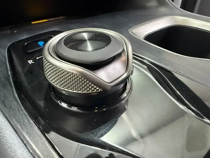Lexus RZ 350e e-PREMIUM FWD 2026, foto 32