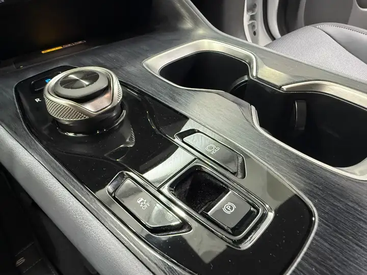 Lexus RZ 350e e-PREMIUM FWD 2026, foto 31