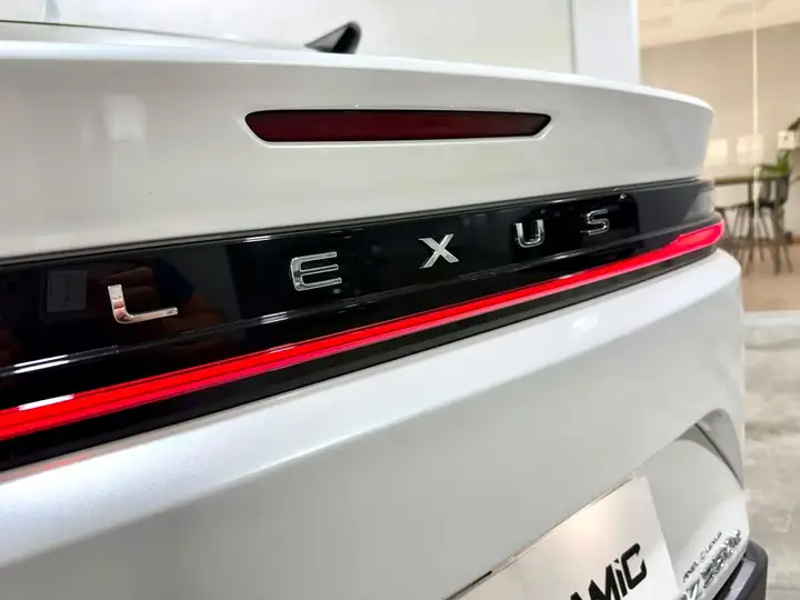 Lexus RZ 350e e-PREMIUM FWD 2026, foto 23