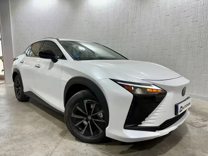 Lexus RZ 350e e-PREMIUM FWD 2026, foto 2