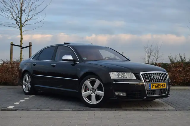 Audi S8 5.2 V10 450pk Quattro | Lichte schade | Keramisch