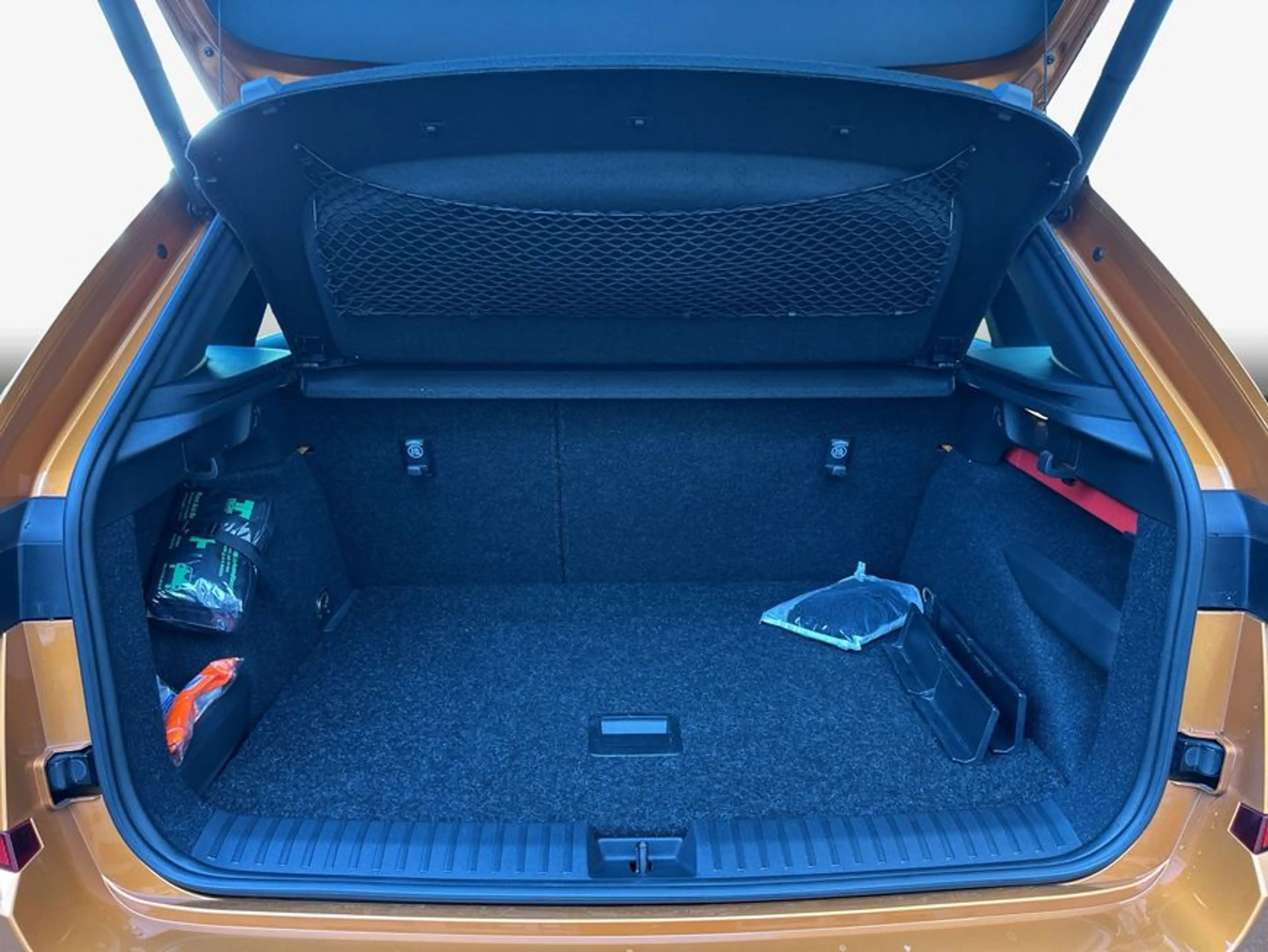 Skoda Kamiq 1.5 TSI DSG Monte Carlo — photo 8