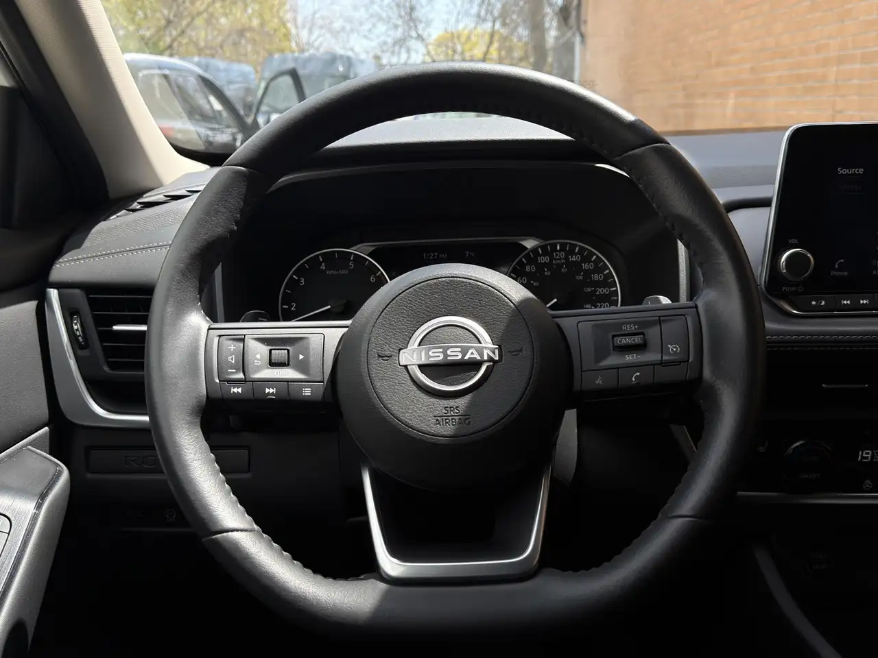 Nissan Rogue снимка Nissan Rogue