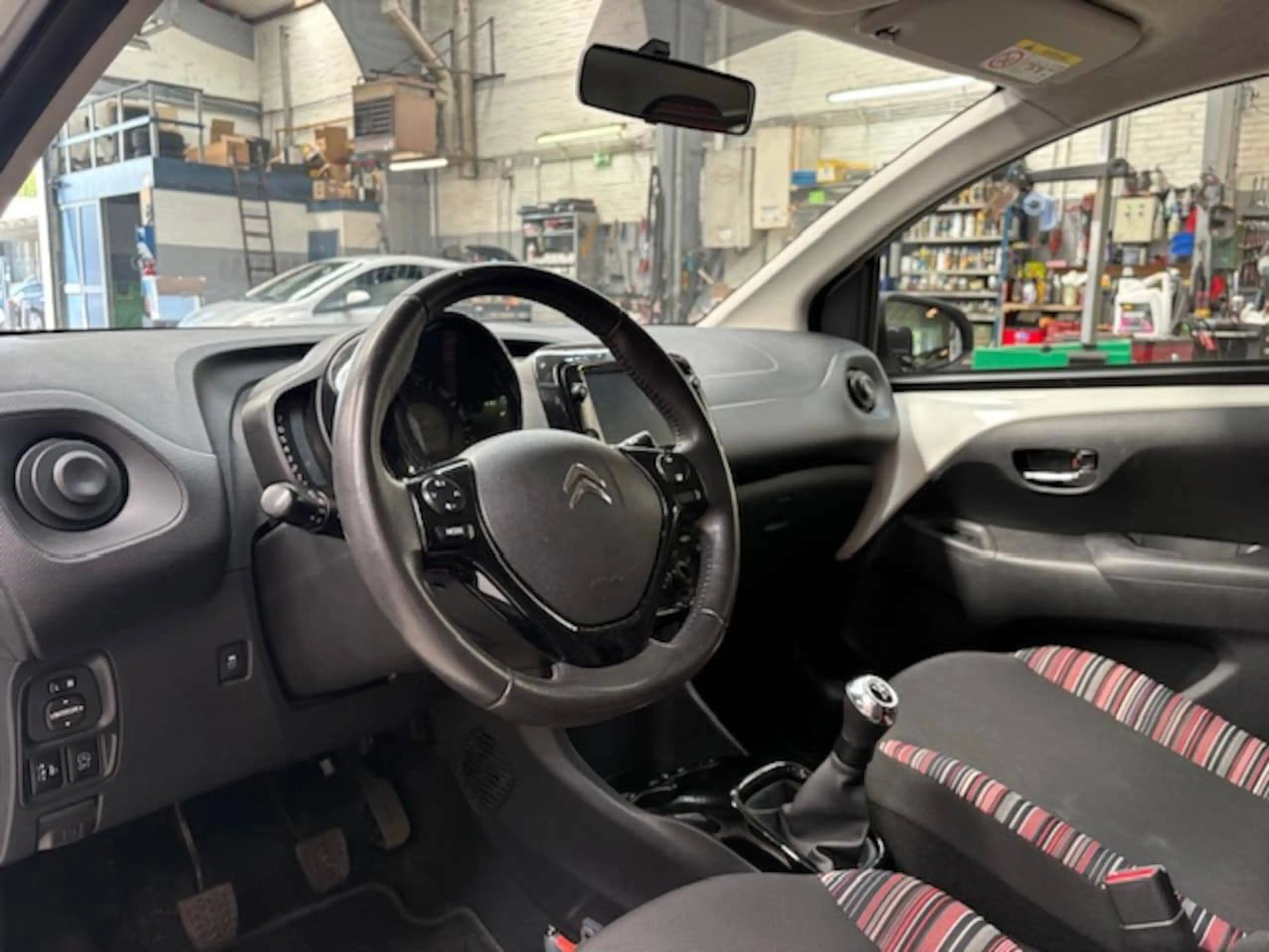 Citroen C1 1.0 VTi Shine | Apple carplay / Android auto | Nav — photo 11