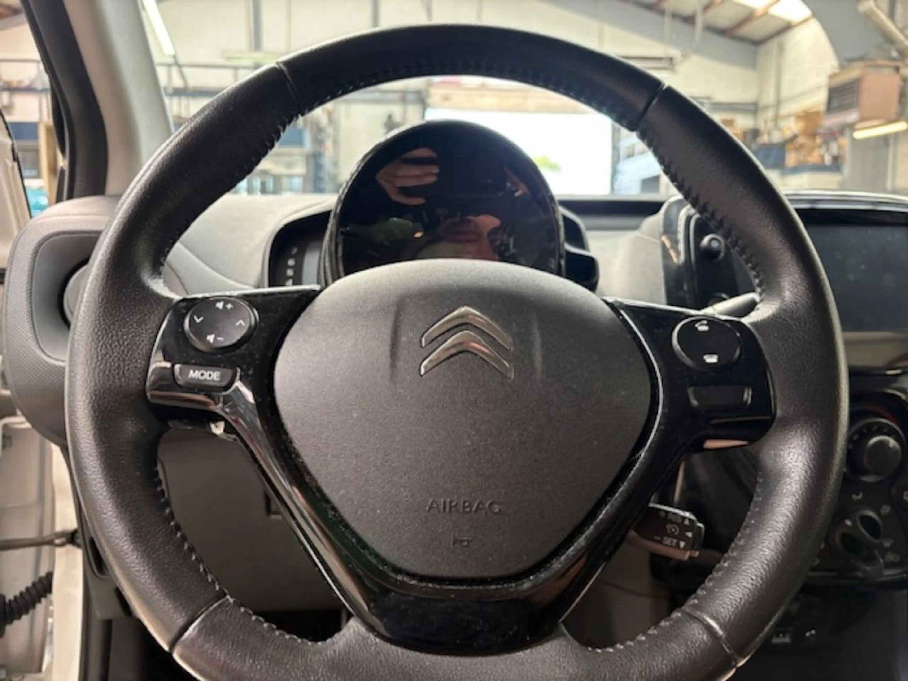 Citroen C1 1.0 VTi Shine | Apple carplay / Android auto | Nav — photo 15