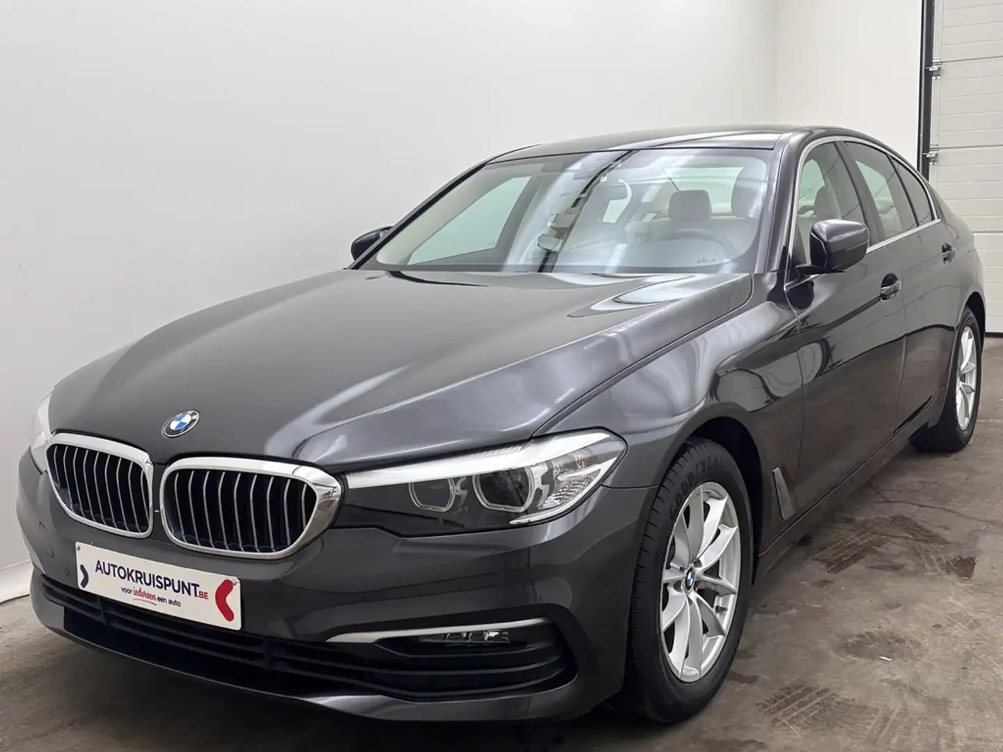 BMW 518 d AUT. Leder Verw.zetels GPS Dig.Airco Alu Led Stříbrná - 1