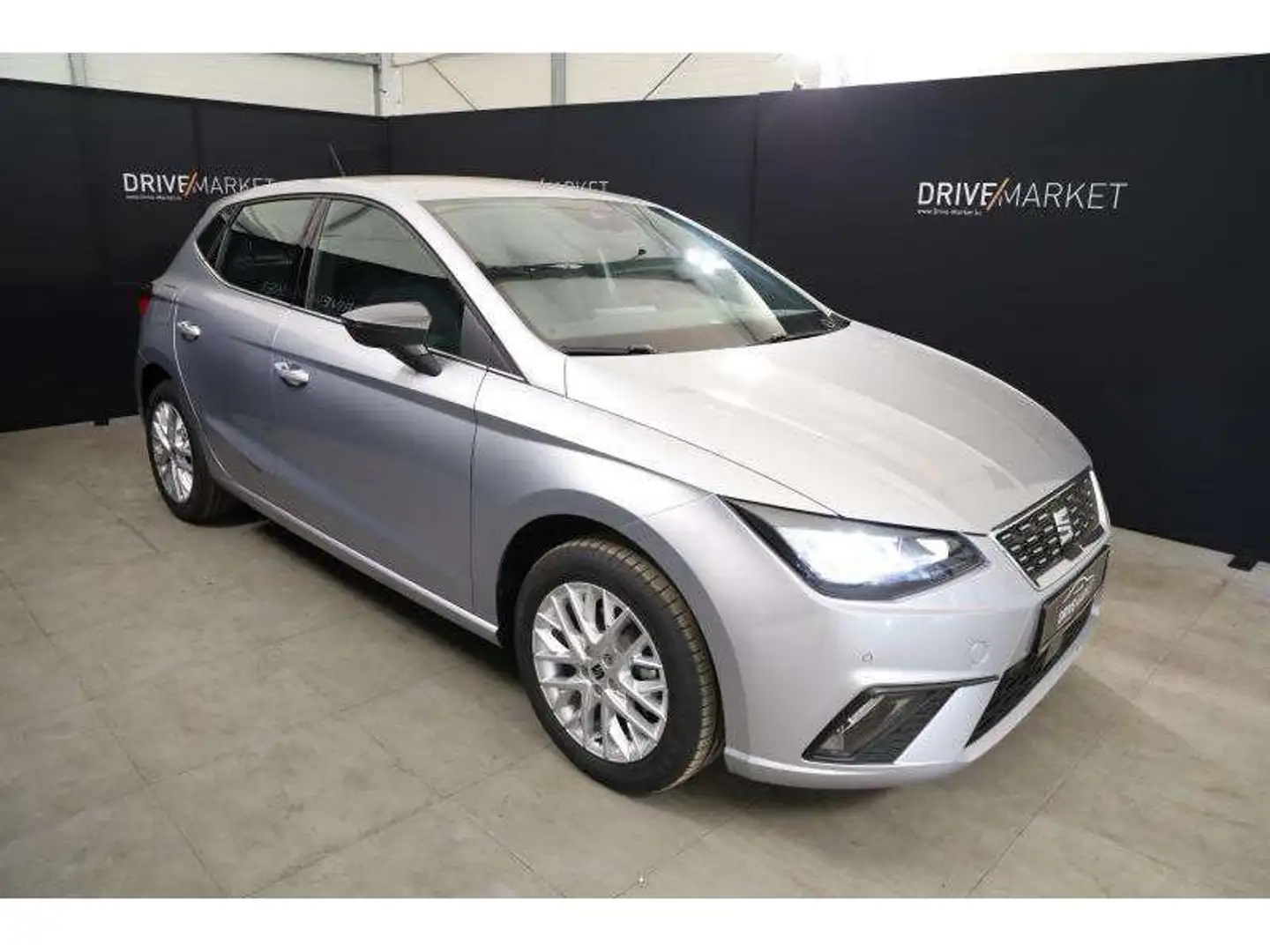 SEAT Ibiza Xcellence Zilver - 1