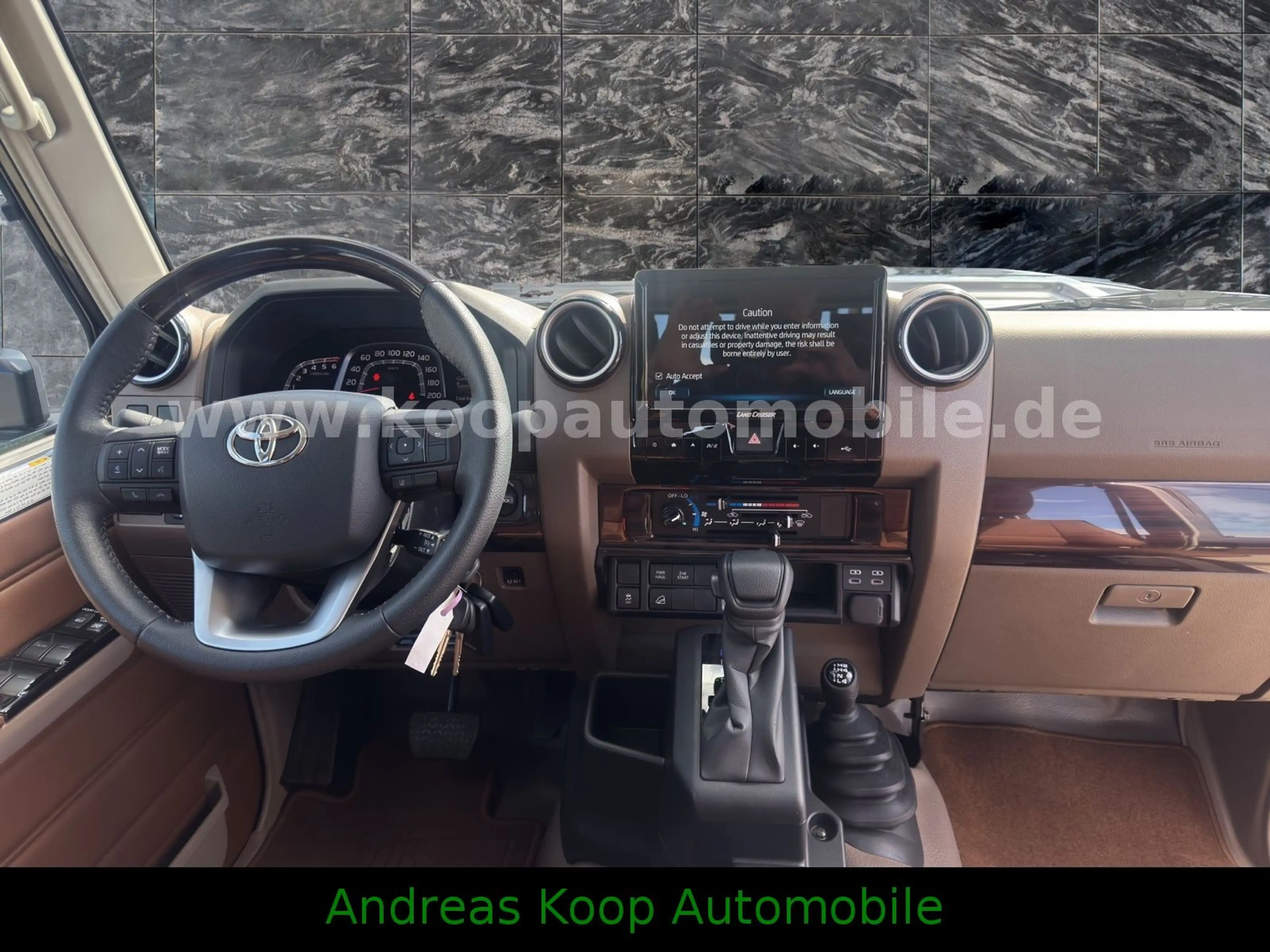 Toyota Land Cruiser GDJ 79DC 2,8-Diesel Aut. SDLX LED — photo 9