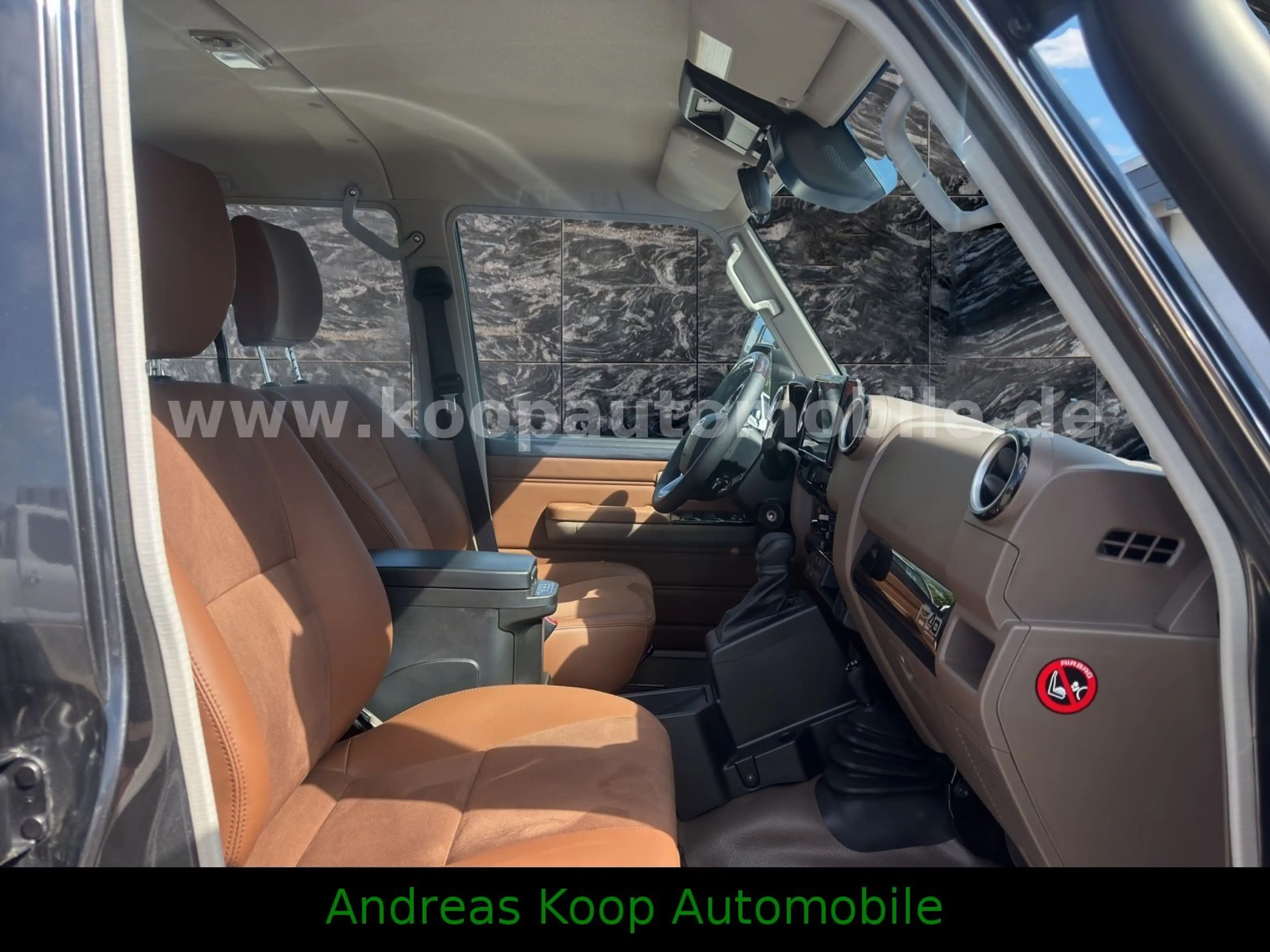 Toyota Land Cruiser GDJ 79DC 2,8-Diesel Aut. SDLX LED — photo 8
