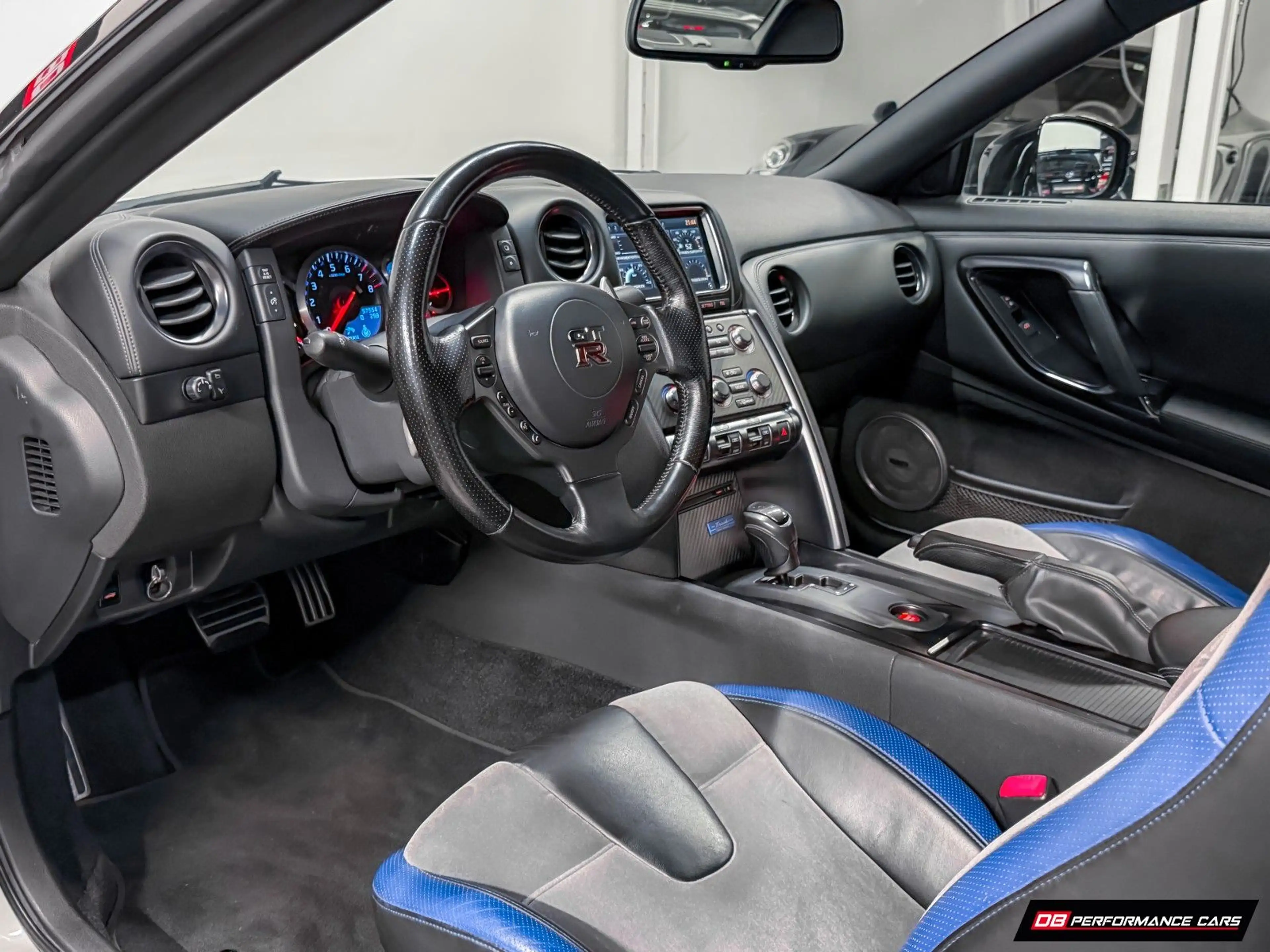 Nissan GT-R Track Pack, sehr selten, deutsches Fzg. — photo 15