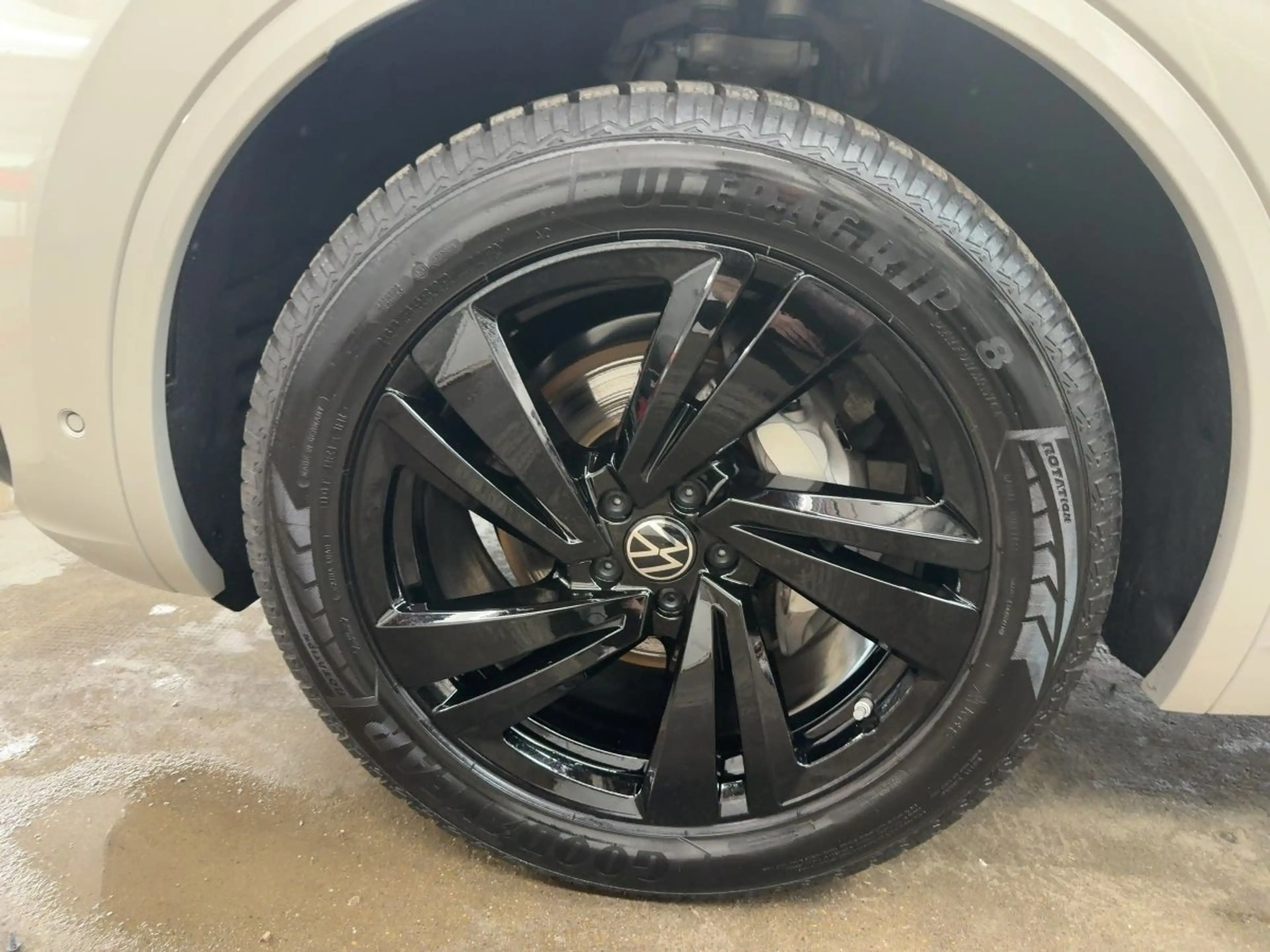 Volkswagen Touareg R-LINE BLACK 3.0 TDI 21 AHK LUFT IQ STHZ — photo 14